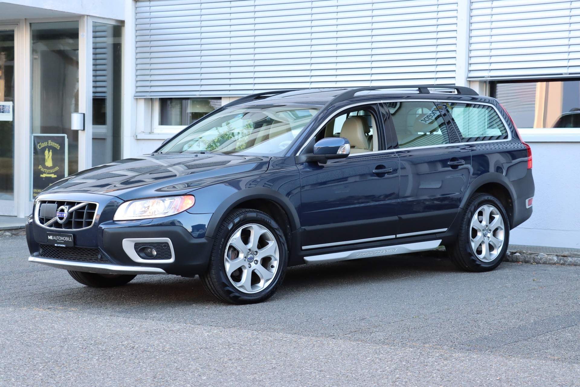 VOLVO XC70 D3 AWD Summum Geartronic-image-0
