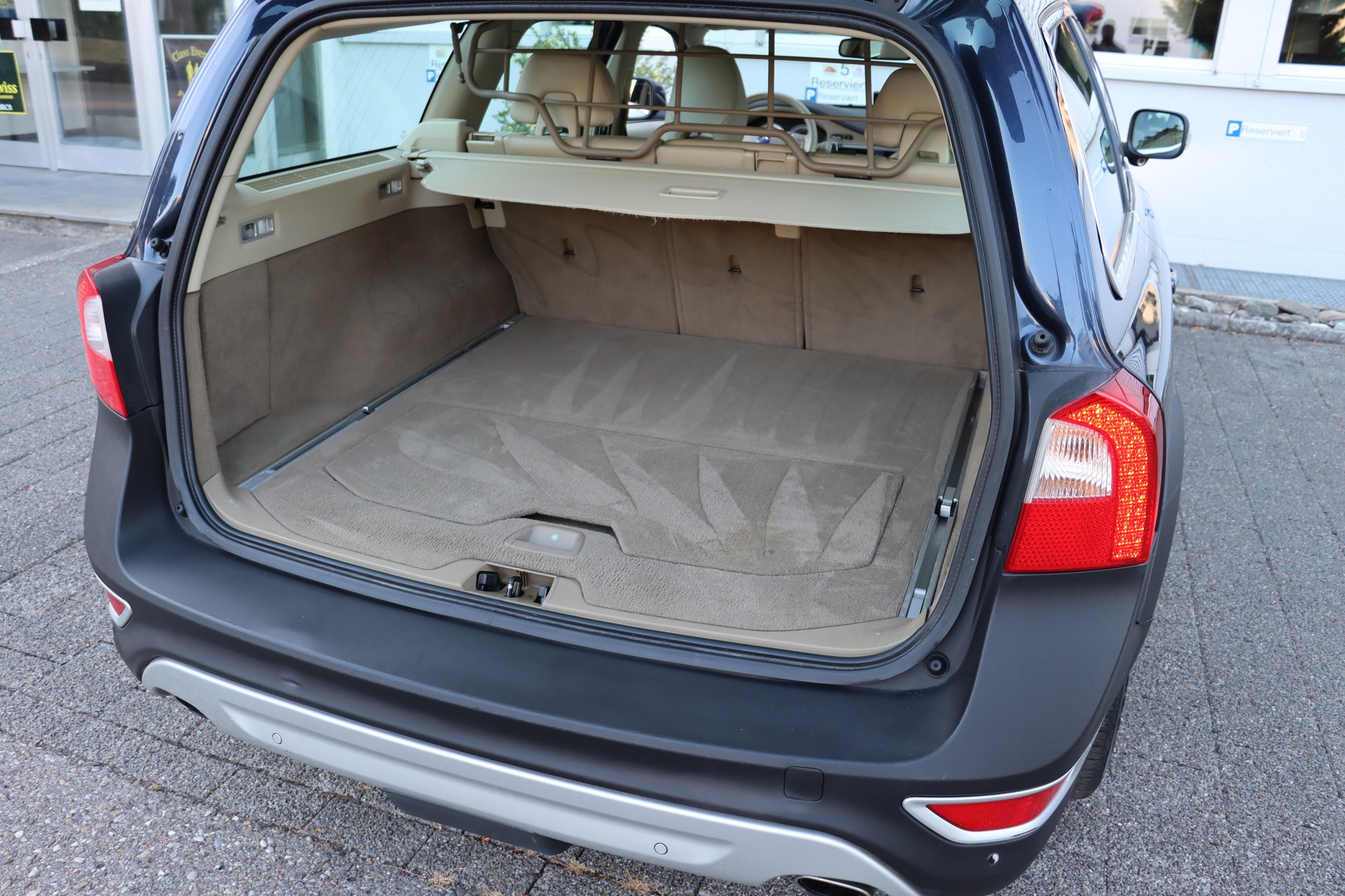 VOLVO XC70 D3 AWD Summum Geartronic-image-8
