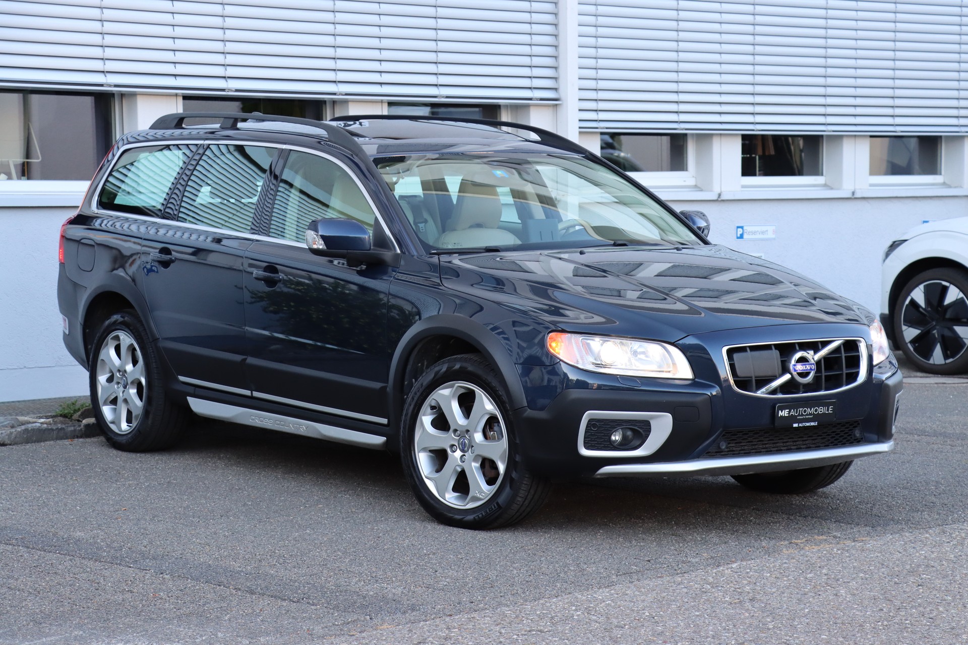 VOLVO XC70 D3 AWD Summum Geartronic-image-1