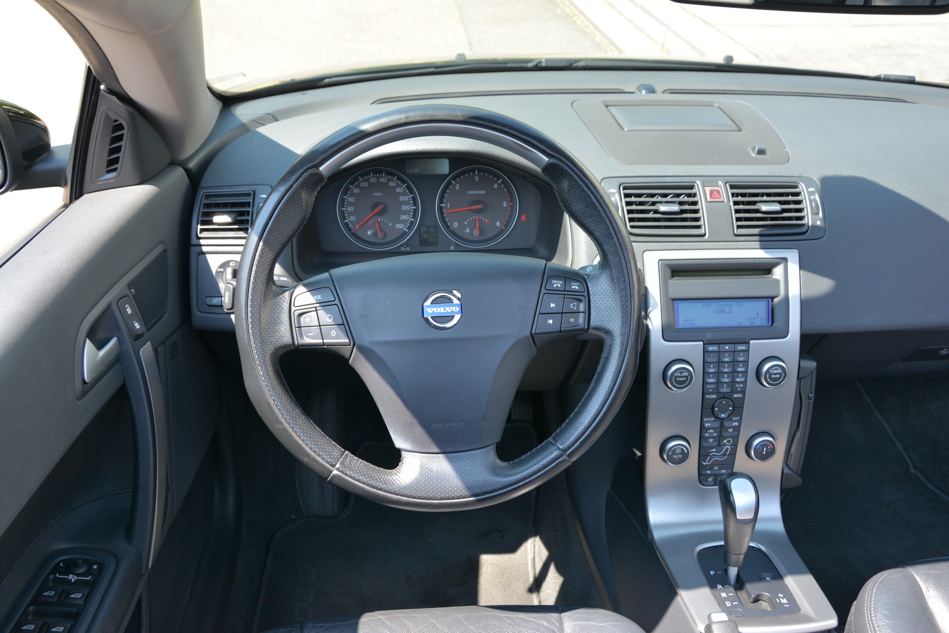 VOLVO C70 D5 Summum Geartronic-image-9