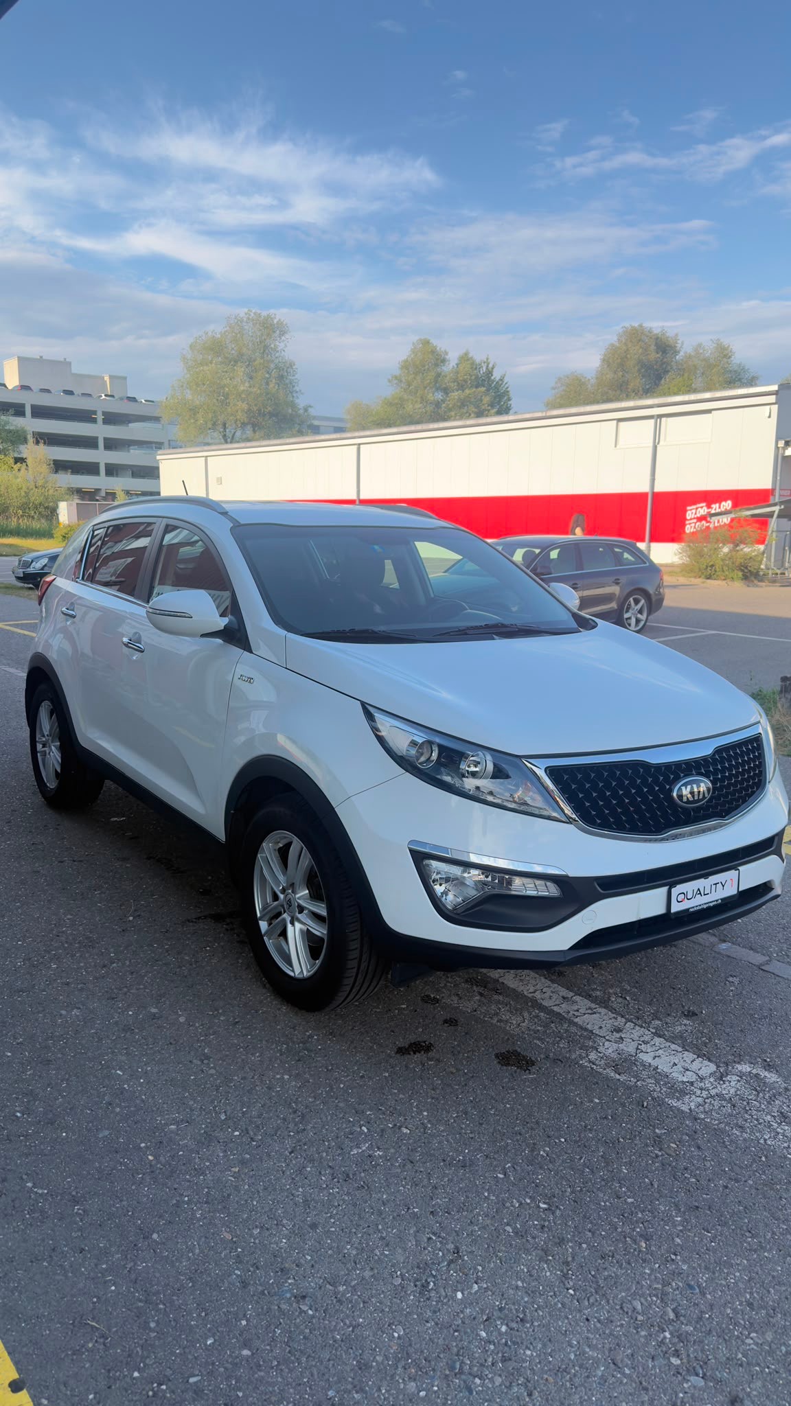 KIA Sportage 2.0 Style 4WD Automatic-image-1