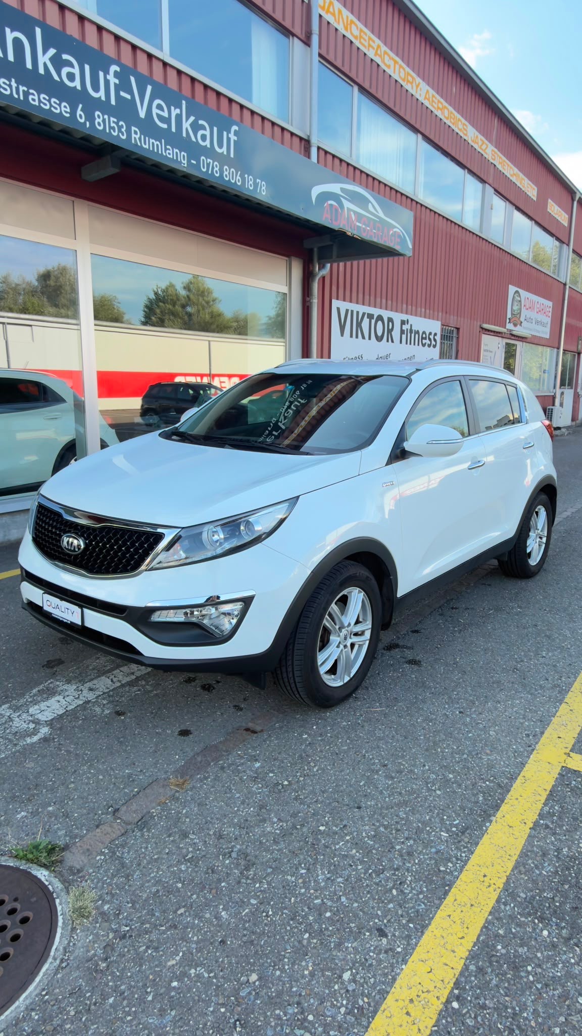 KIA Sportage 2.0 Style 4WD Automatic-image-2