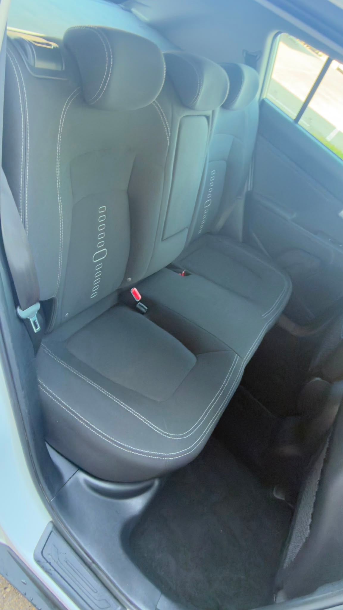 KIA Sportage 2.0 Style 4WD Automatic-image-7