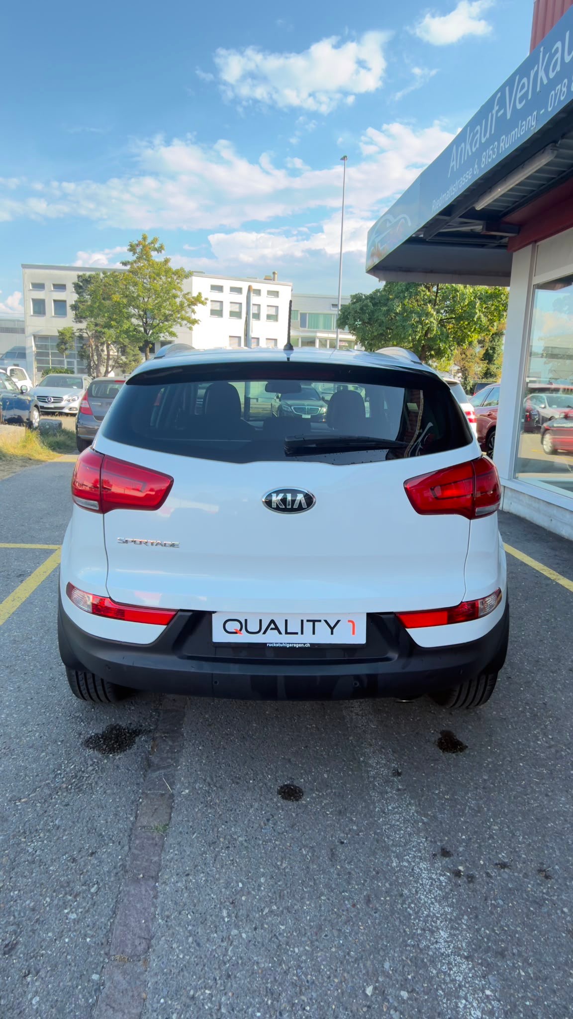KIA Sportage 2.0 Style 4WD Automatic-image-3