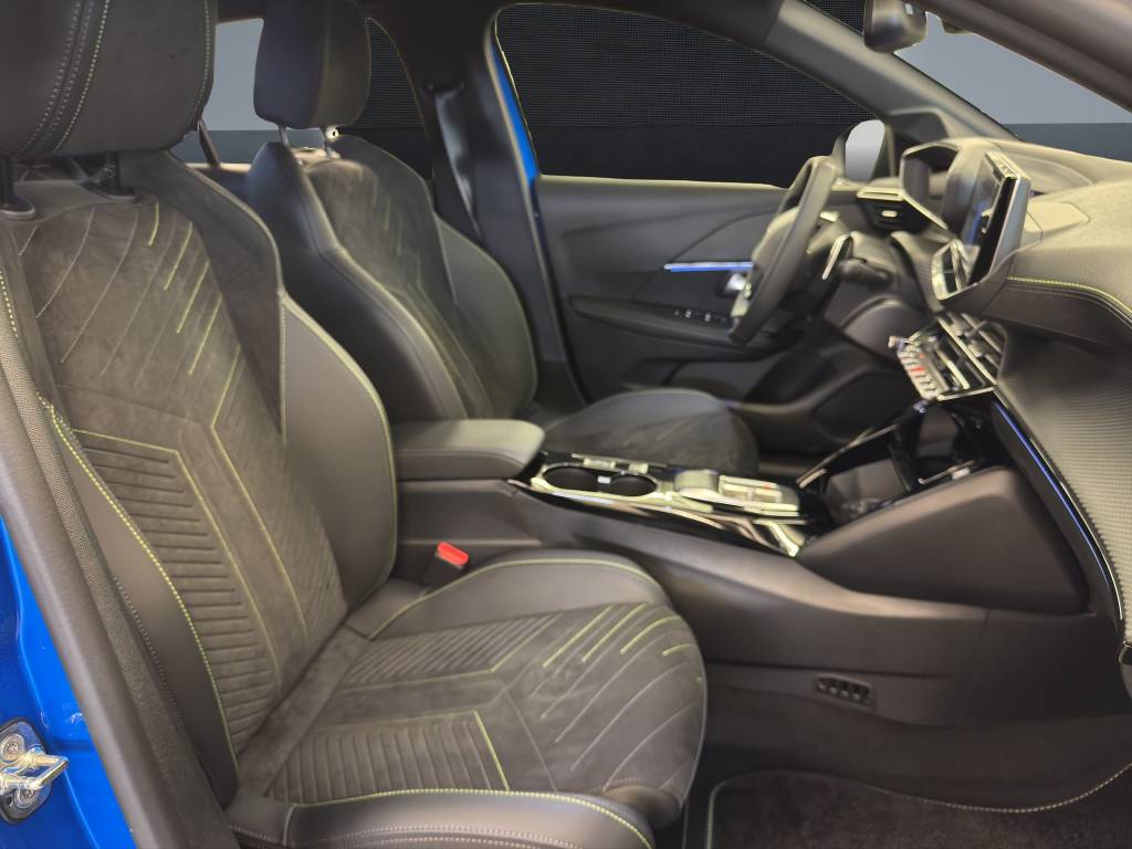 PEUGEOT 208 1.2 MHEV 110 GT-image-10