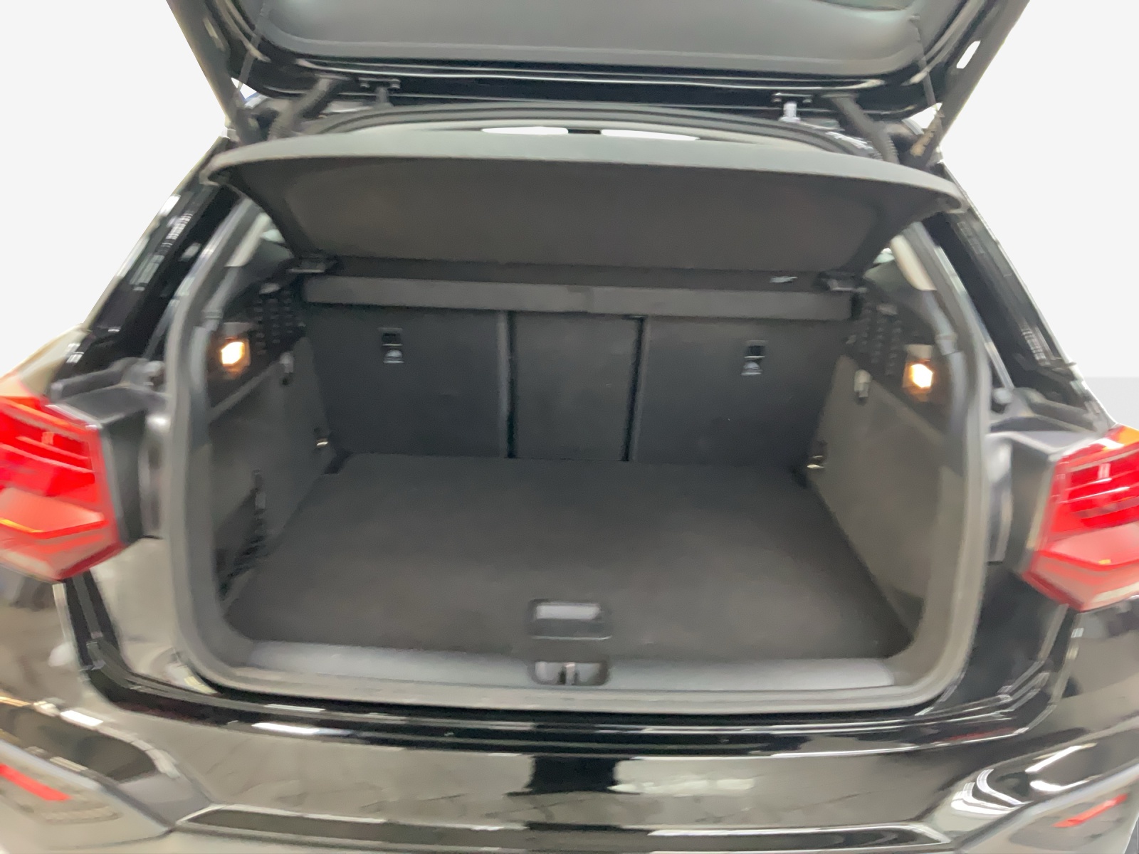 AUDI Q2 40 TFSI Attraction quattro S-tronic-image-12