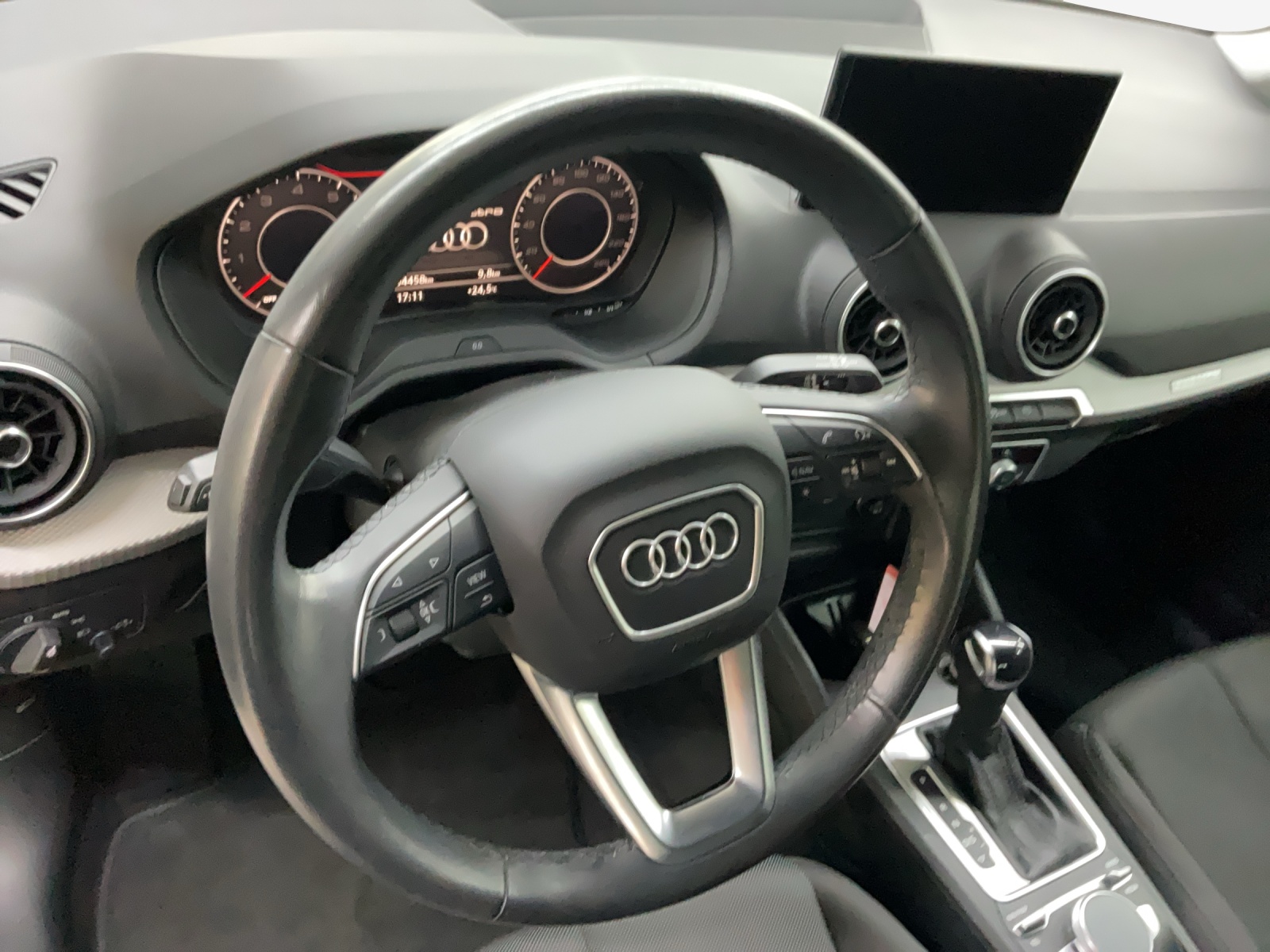 AUDI Q2 40 TFSI Attraction quattro S-tronic-image-9