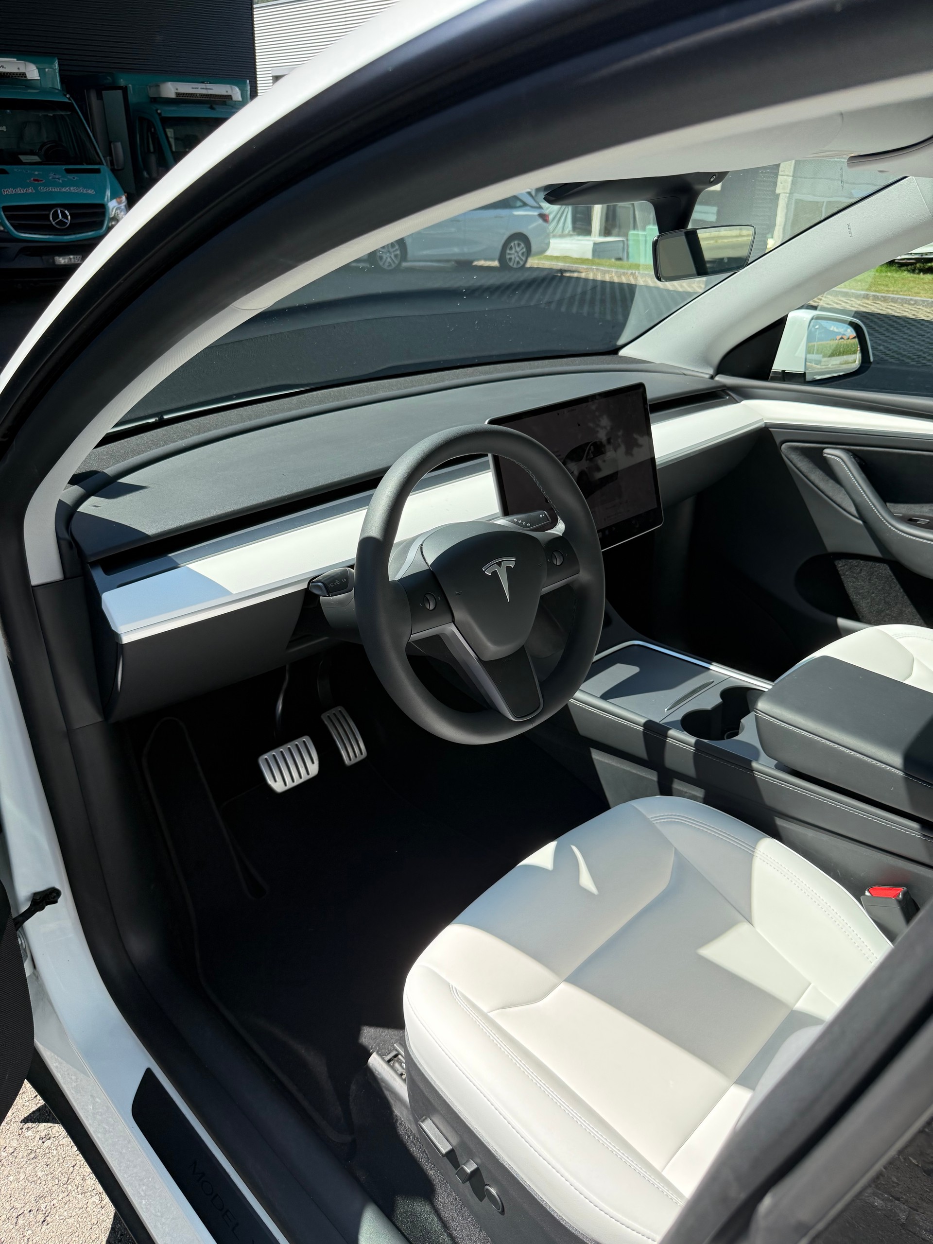 TESLA Performance D-image-4