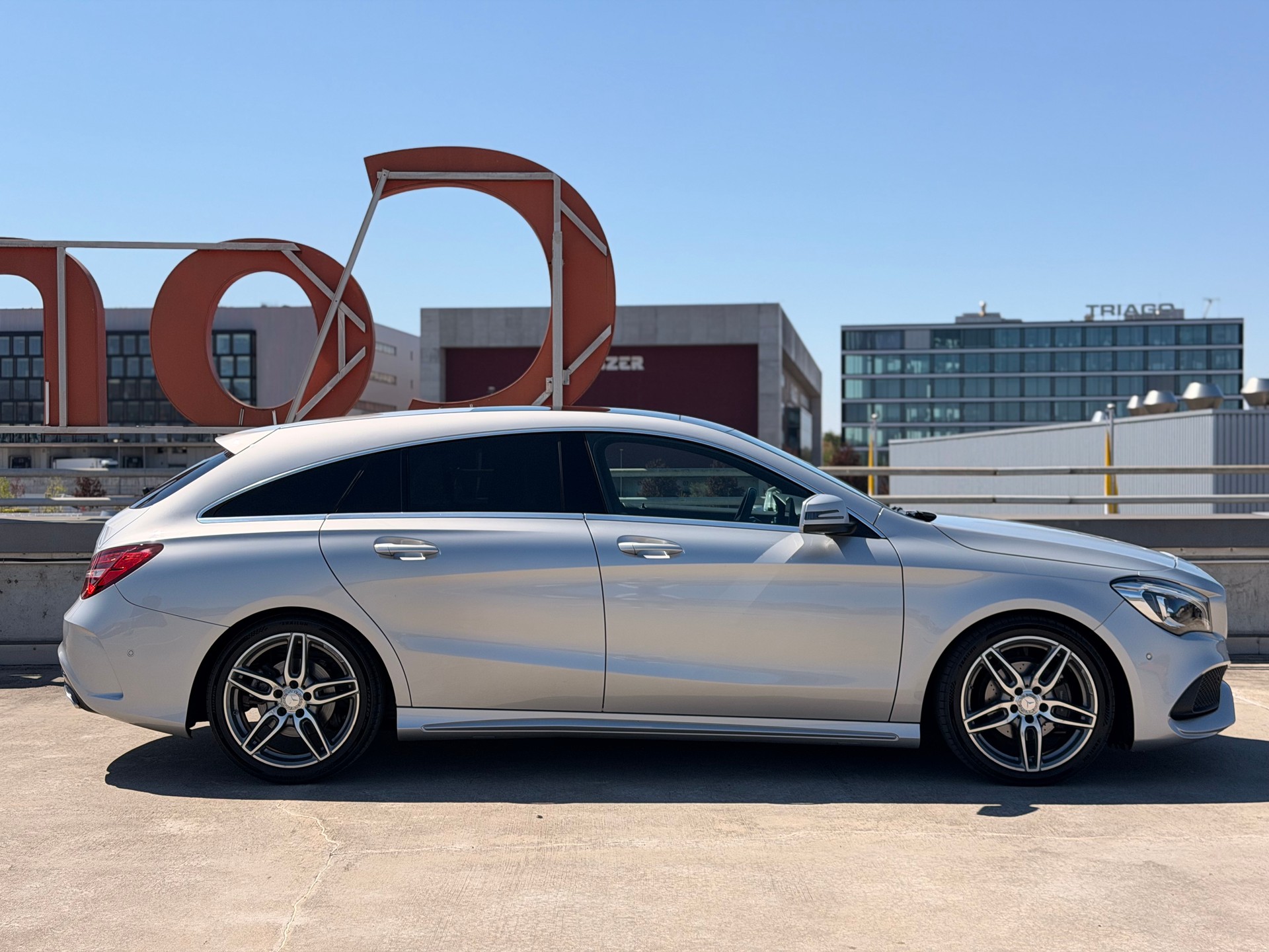 MERCEDES-BENZ Shooting Break 200 AMG - Line 7G-DTC-image-2