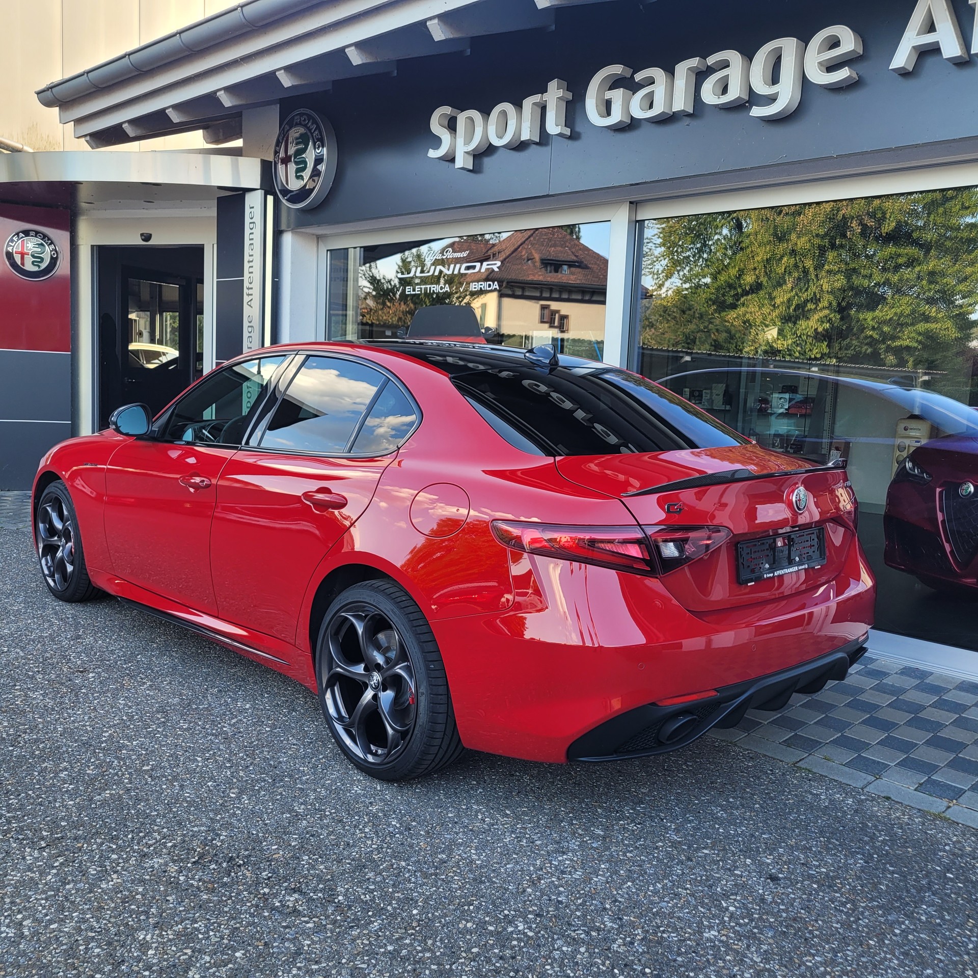 ALFA ROMEO Giulia 2.0 Veloce TI Q4 Automatic-image-1