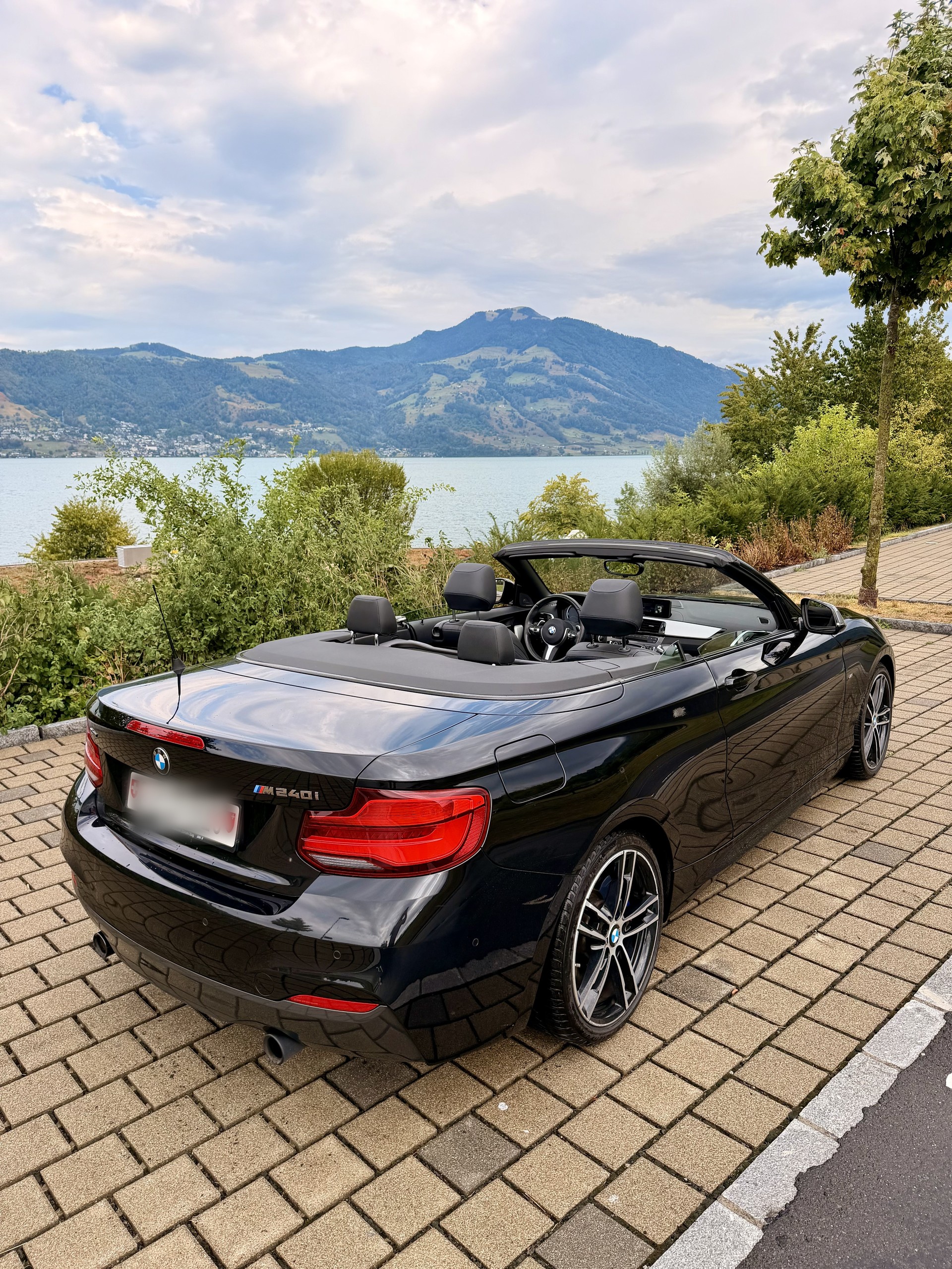 BMW M240i xDrive SAG-image-1