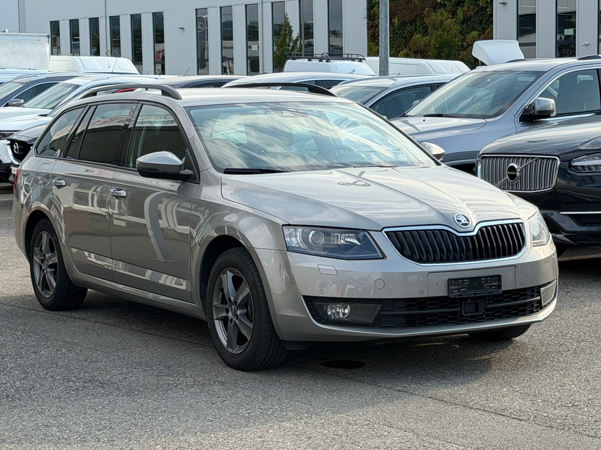 SKODA Octavia Combi 1.6 TDI Swiss Edition DSG-image-3