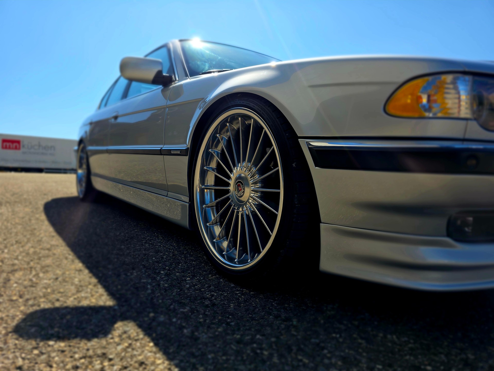 BMW 740i-image-1