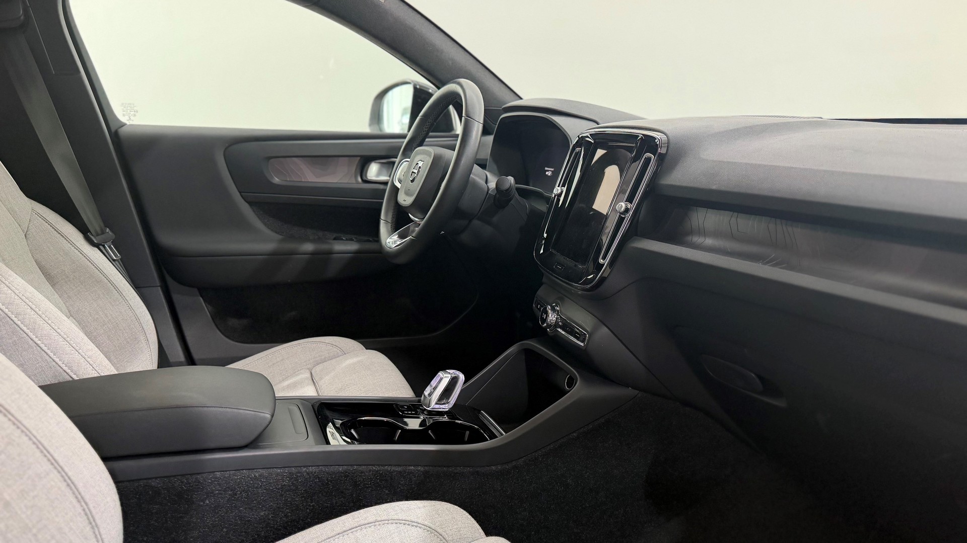 VOLVO C40 P6 Recharge Ultimate-image-4