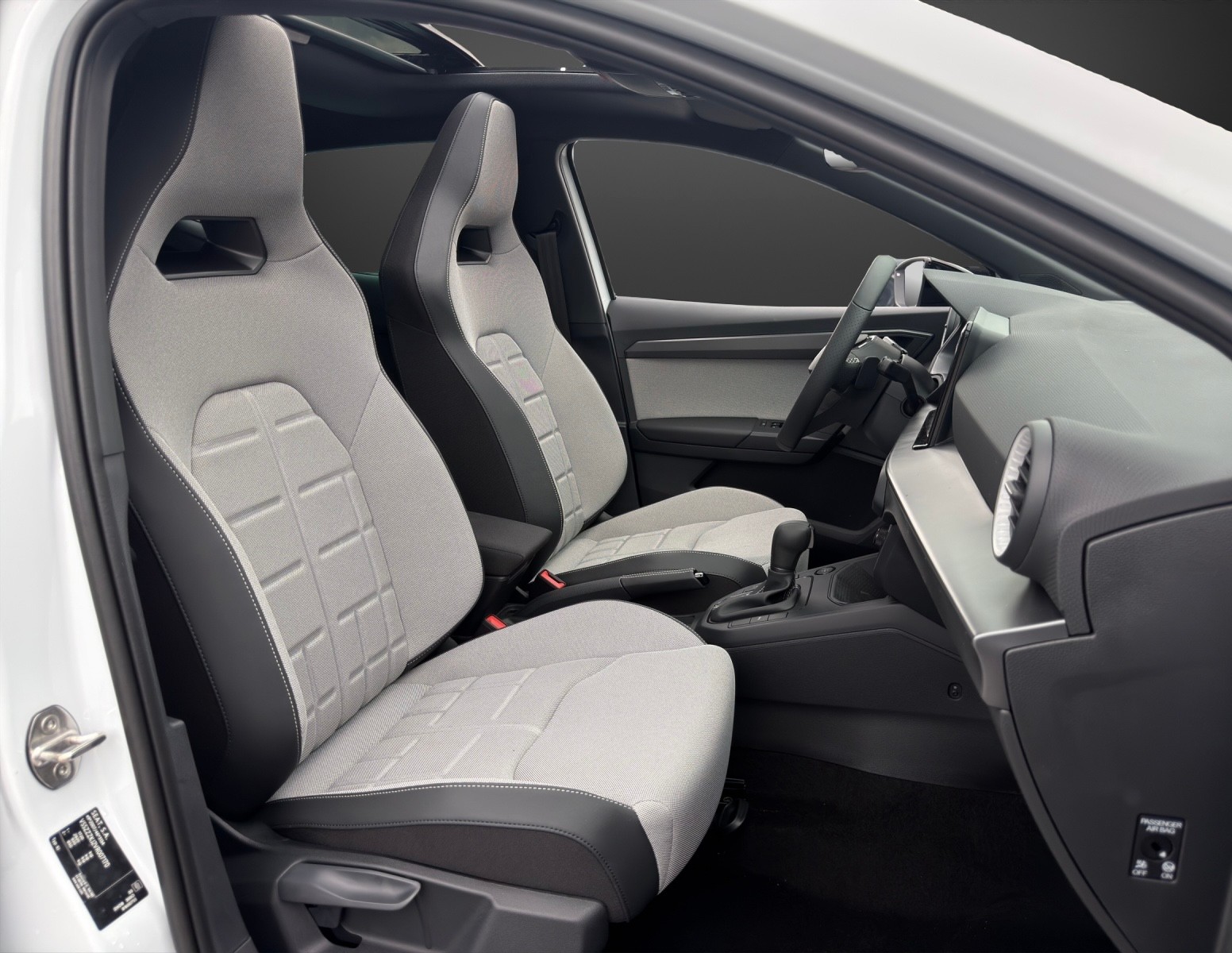 SEAT Ibiza 1.5 EcoTSI FR DSG mit 150 PS * Panoramadach *-image-8
