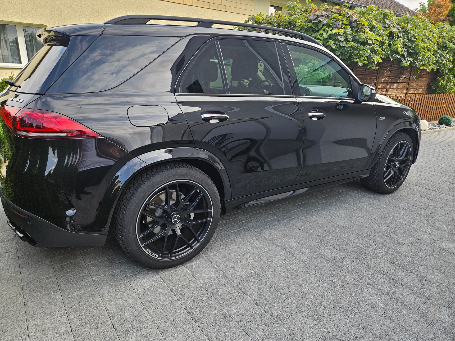 MERCEDES-BENZ GLE 53 AMG 4matic+-image-2