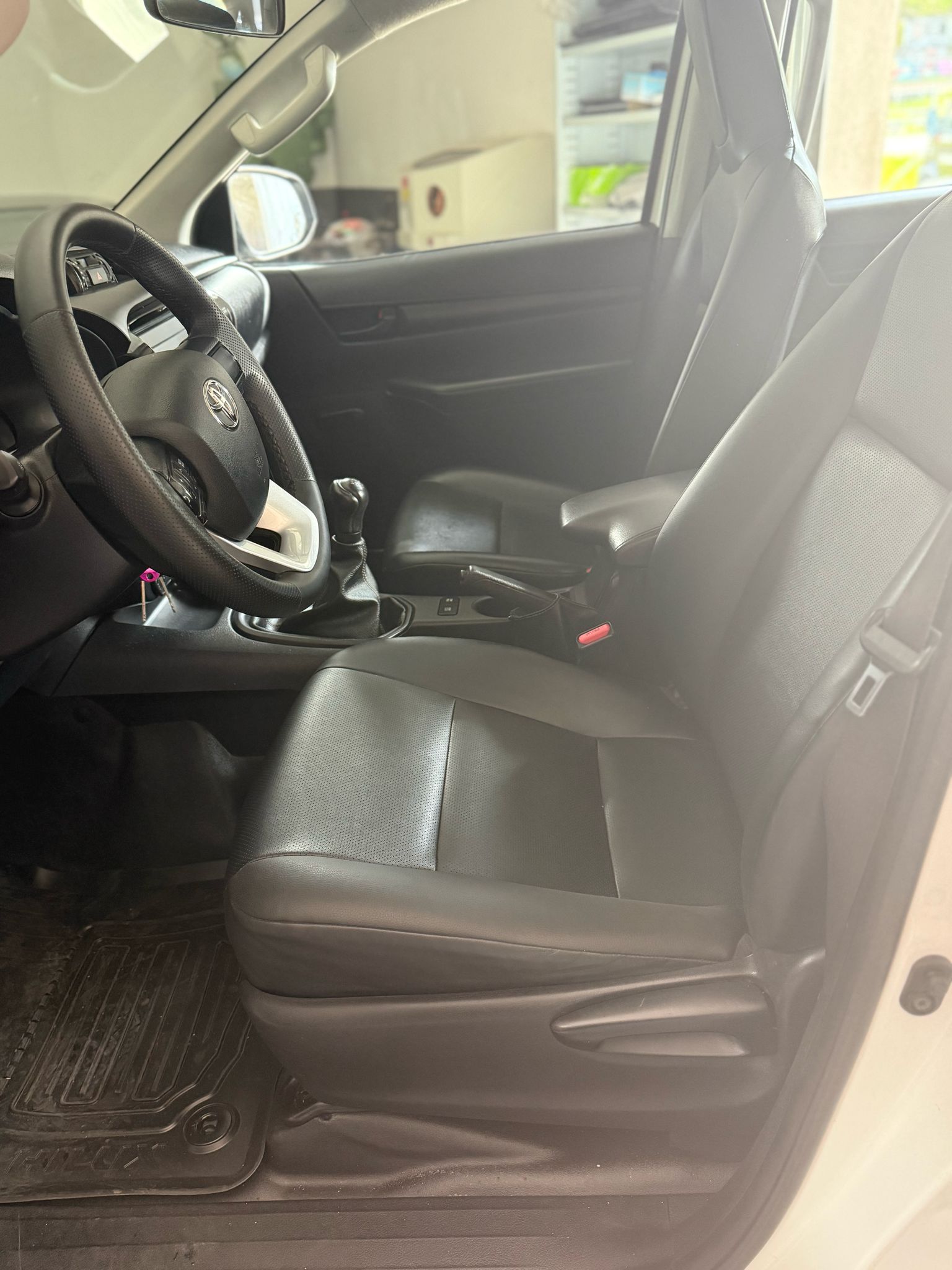 TOYOTA Hilux 2.4D-4D Luna Double Cab 4x4-image-11