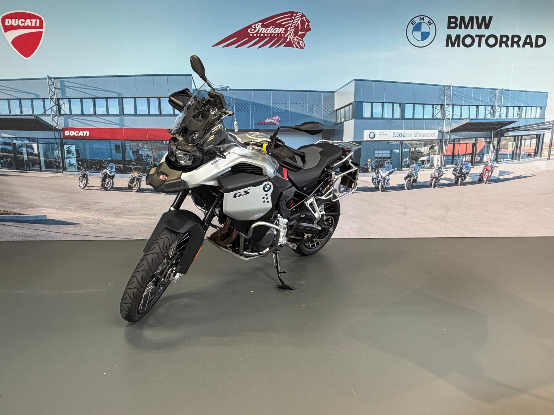 BMW F 900 GS Adventure-showroom-element-2