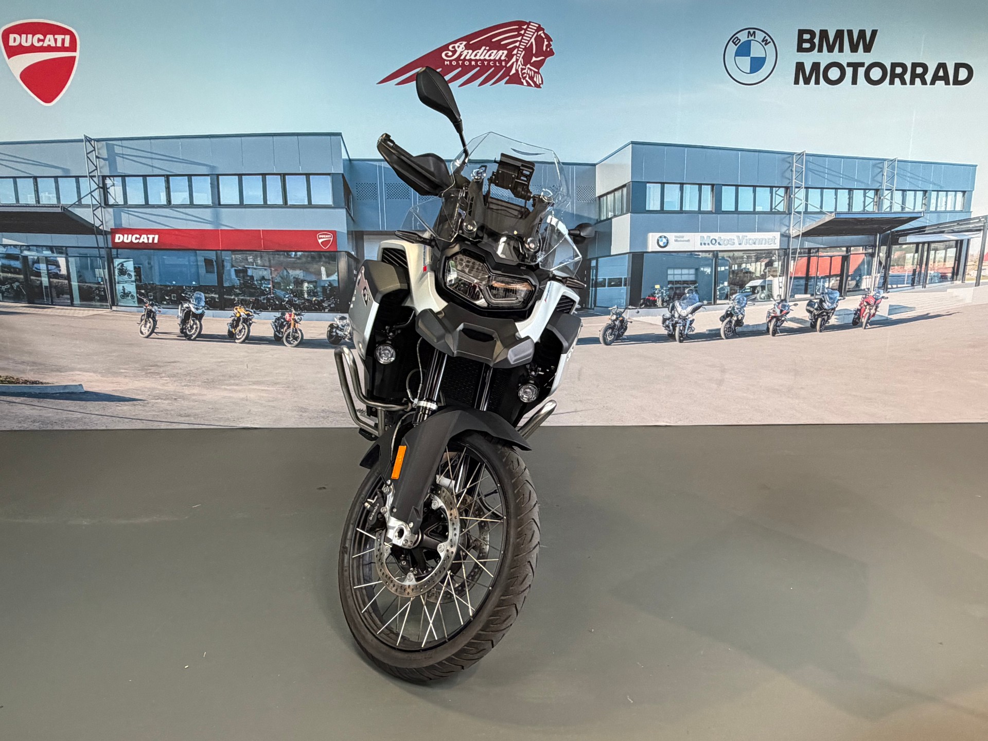 BMW F 900 GS Adventure-showroom-element-1