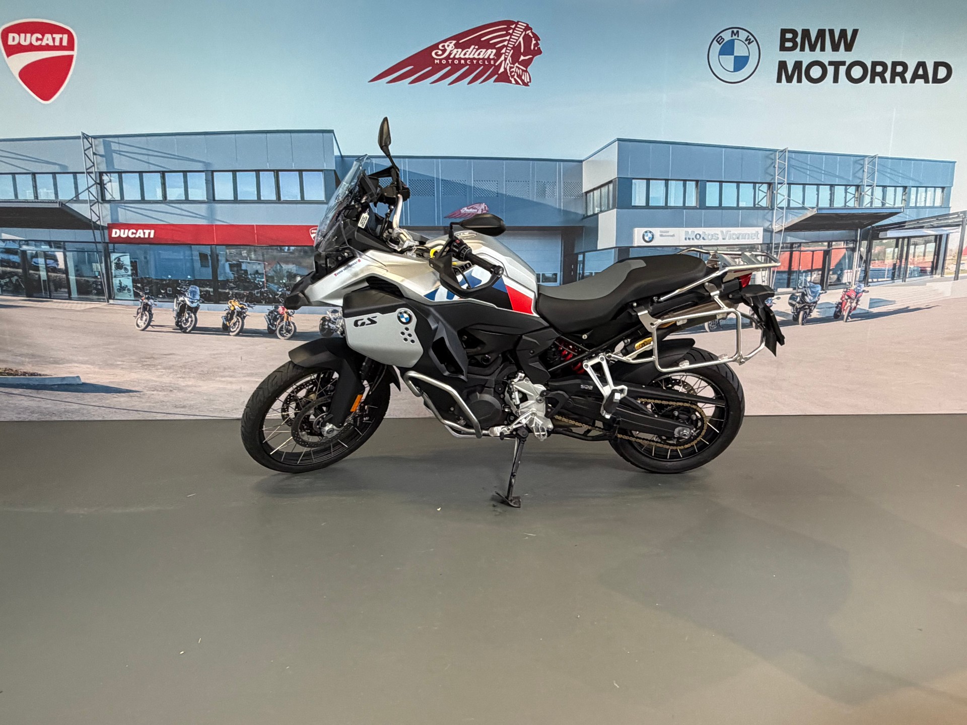 BMW F 900 GS Adventure-showroom-element-3