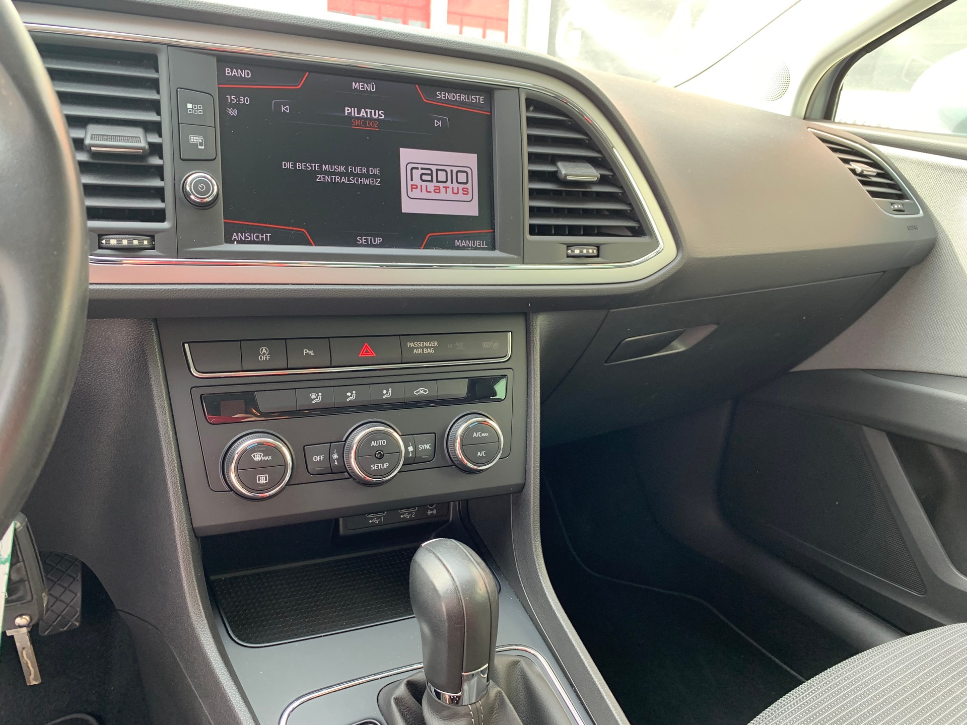 SEAT Leon ST 1.6 TDI CR Style DSG-image-5