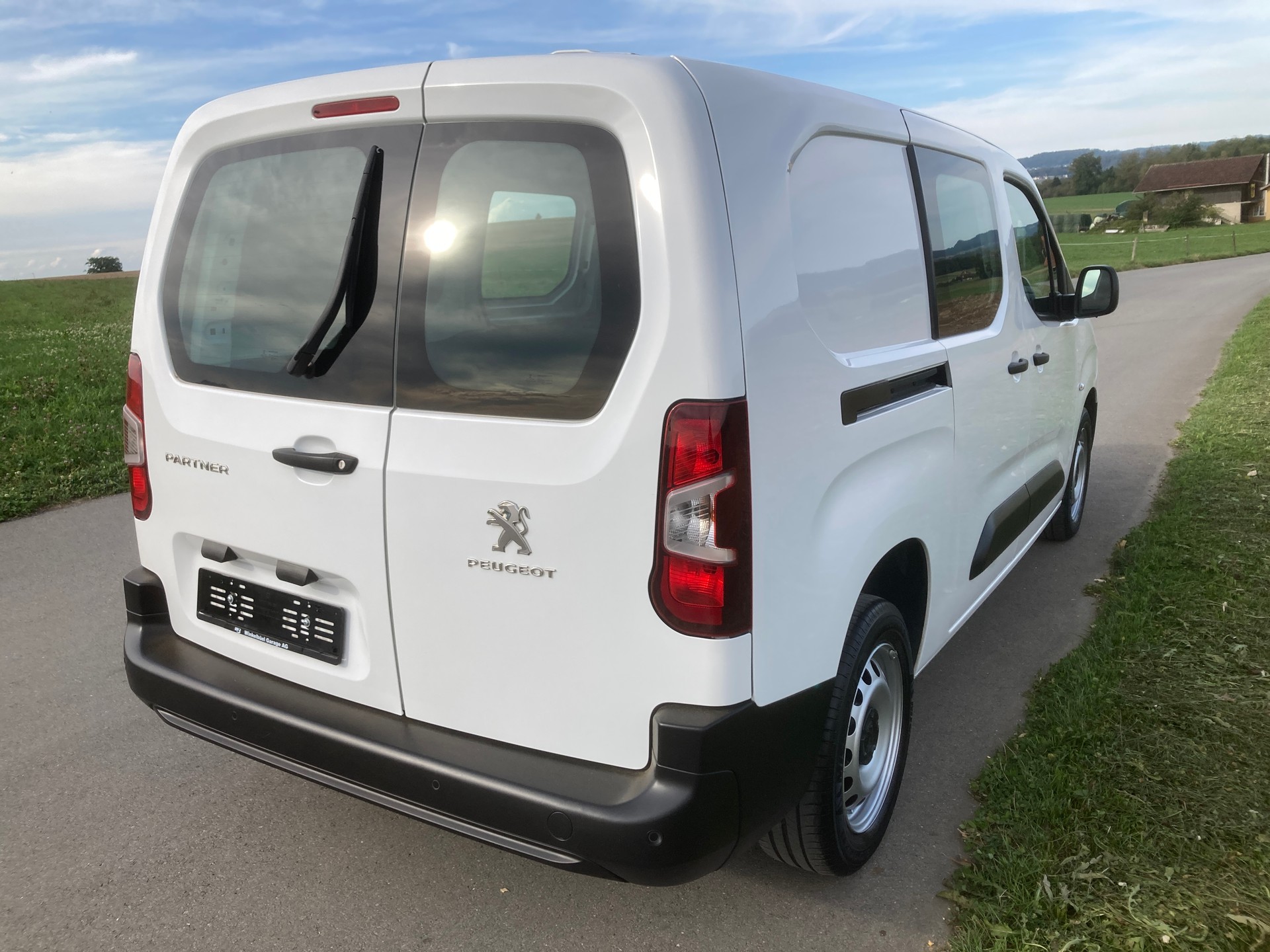 PEUGEOT Partner 1.5 Blue HDi s/s Premium Long 1000kg-image-2
