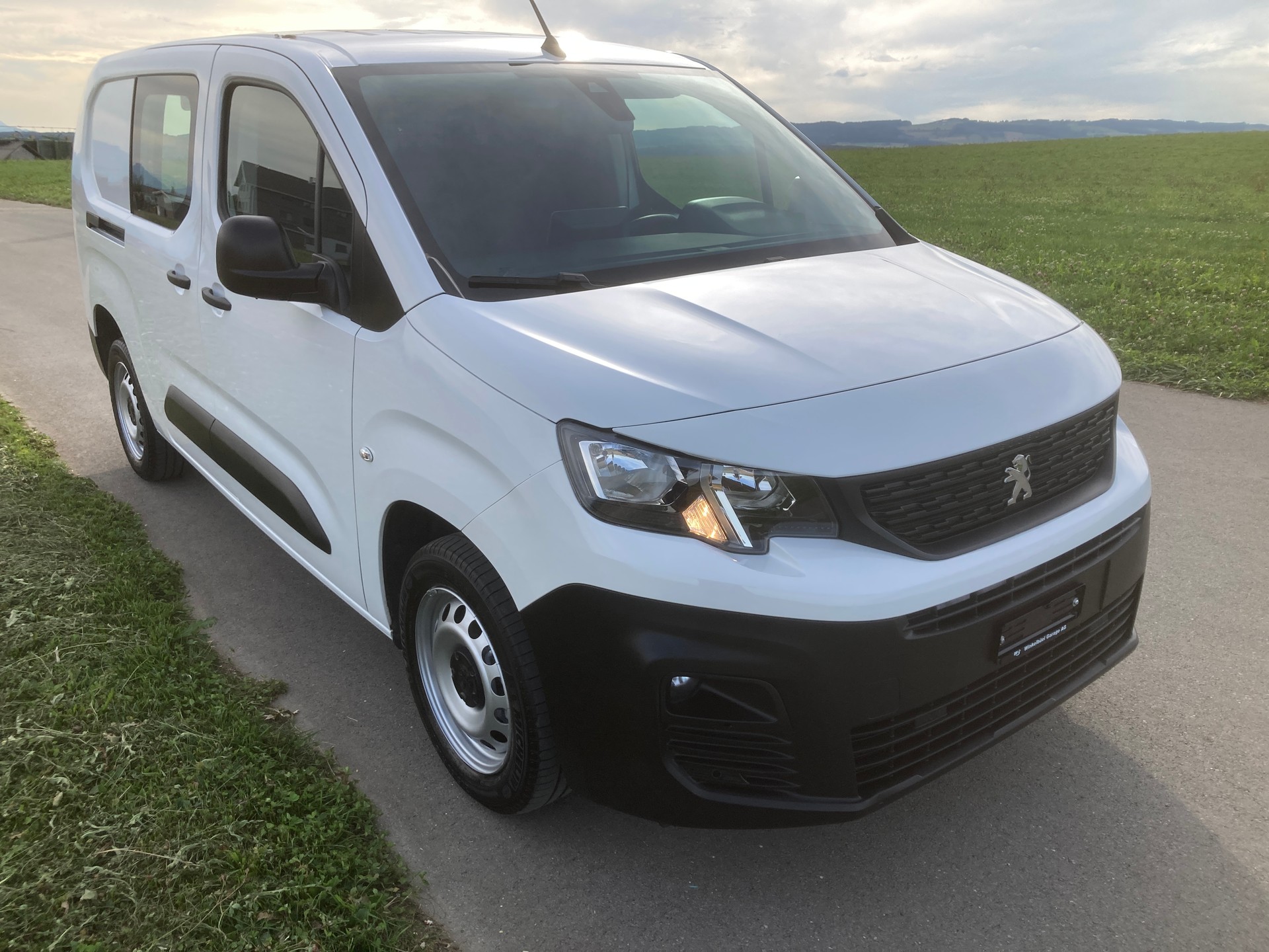 PEUGEOT Partner 1.5 Blue HDi s/s Premium Long 1000kg-image-1