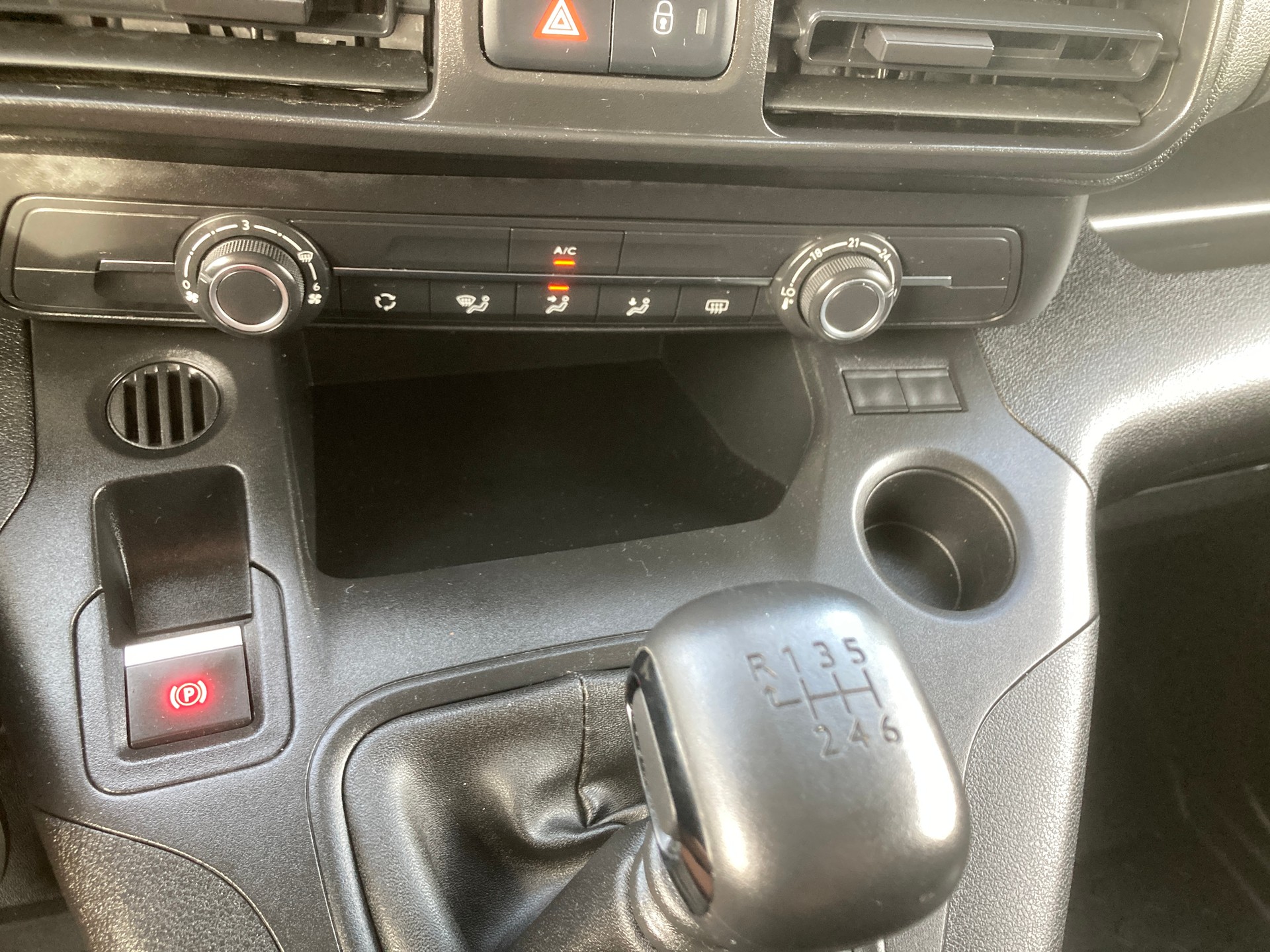 PEUGEOT Partner 1.5 Blue HDi s/s Premium Long 1000kg-image-11