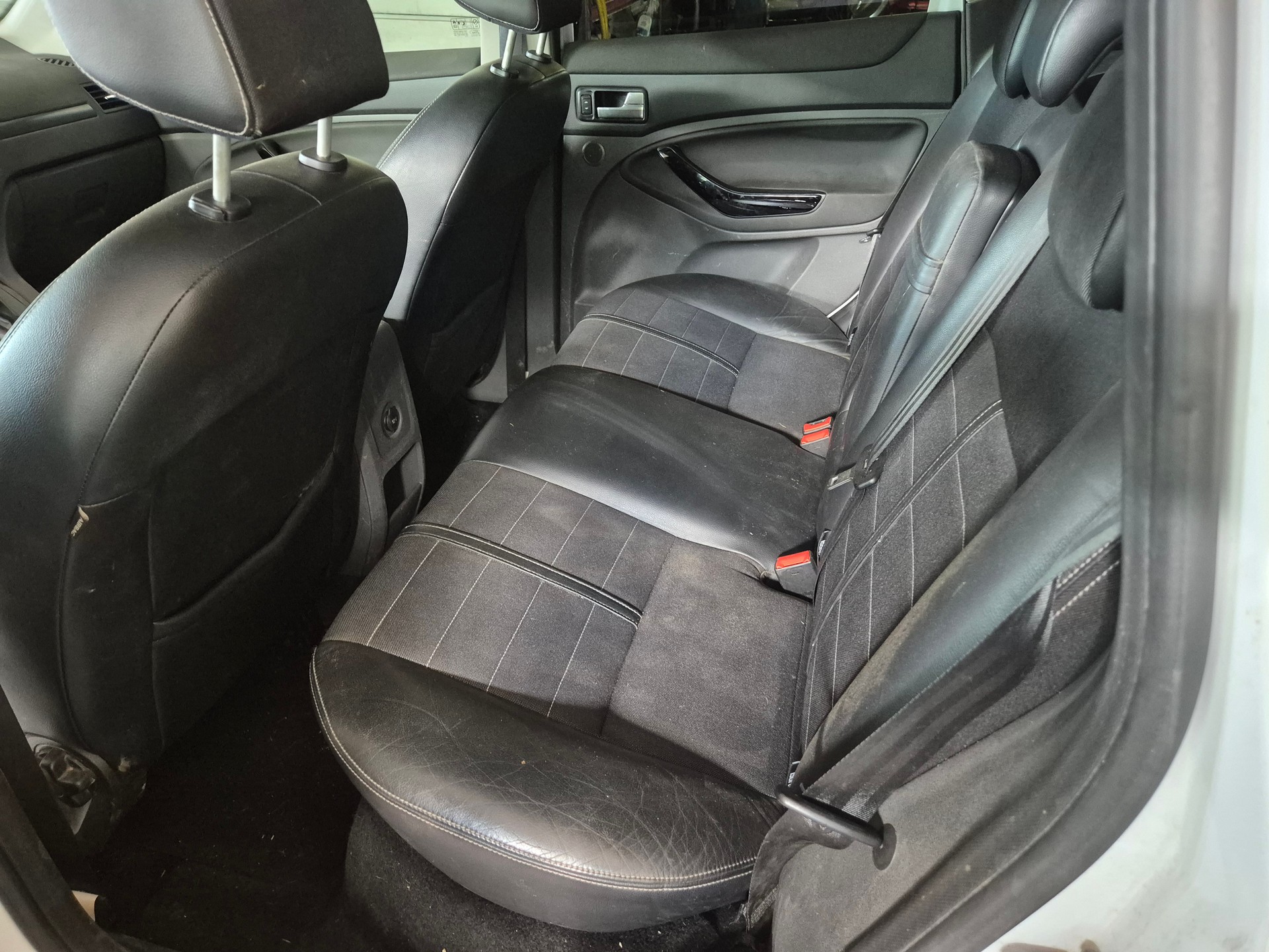 FORD Kuga 2.0 TDCi 4WD PowerShift-image-7