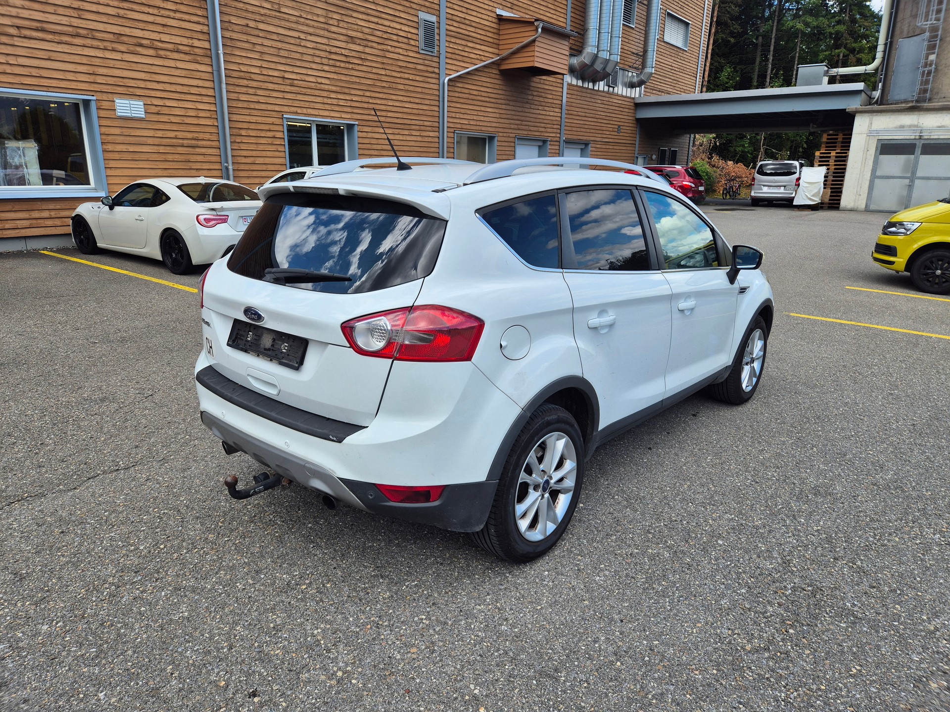 FORD Kuga 2.0 TDCi 4WD PowerShift-image-3
