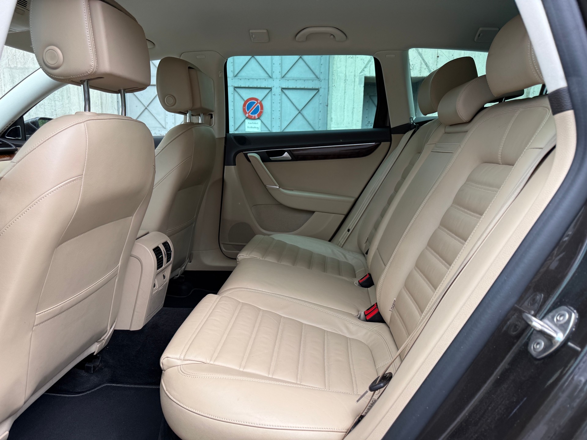 VW Passat Variant 3.6 FSI Highline 4Motion DSG-image-9