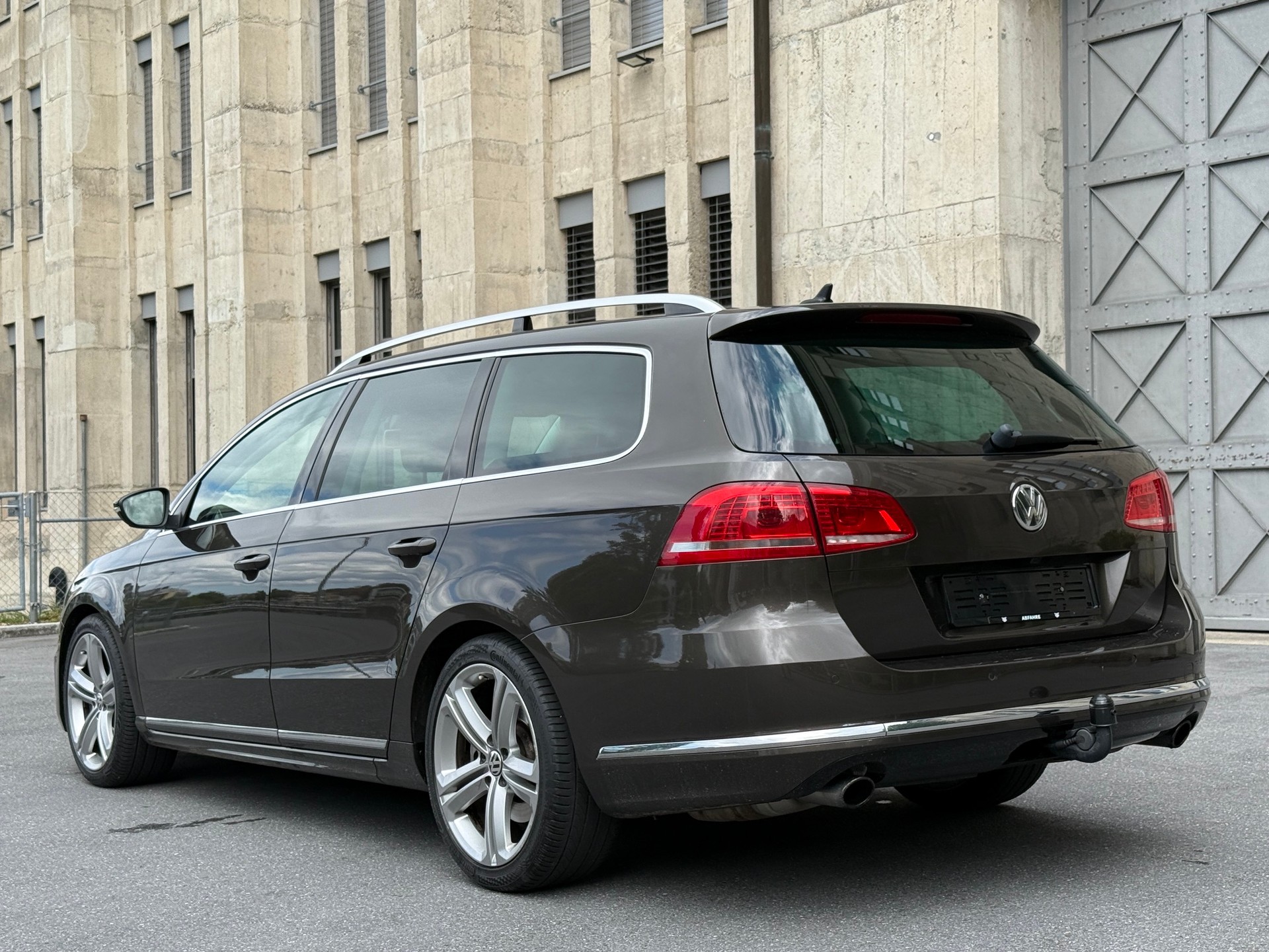 VW Passat Variant 3.6 FSI Highline 4Motion DSG-image-2