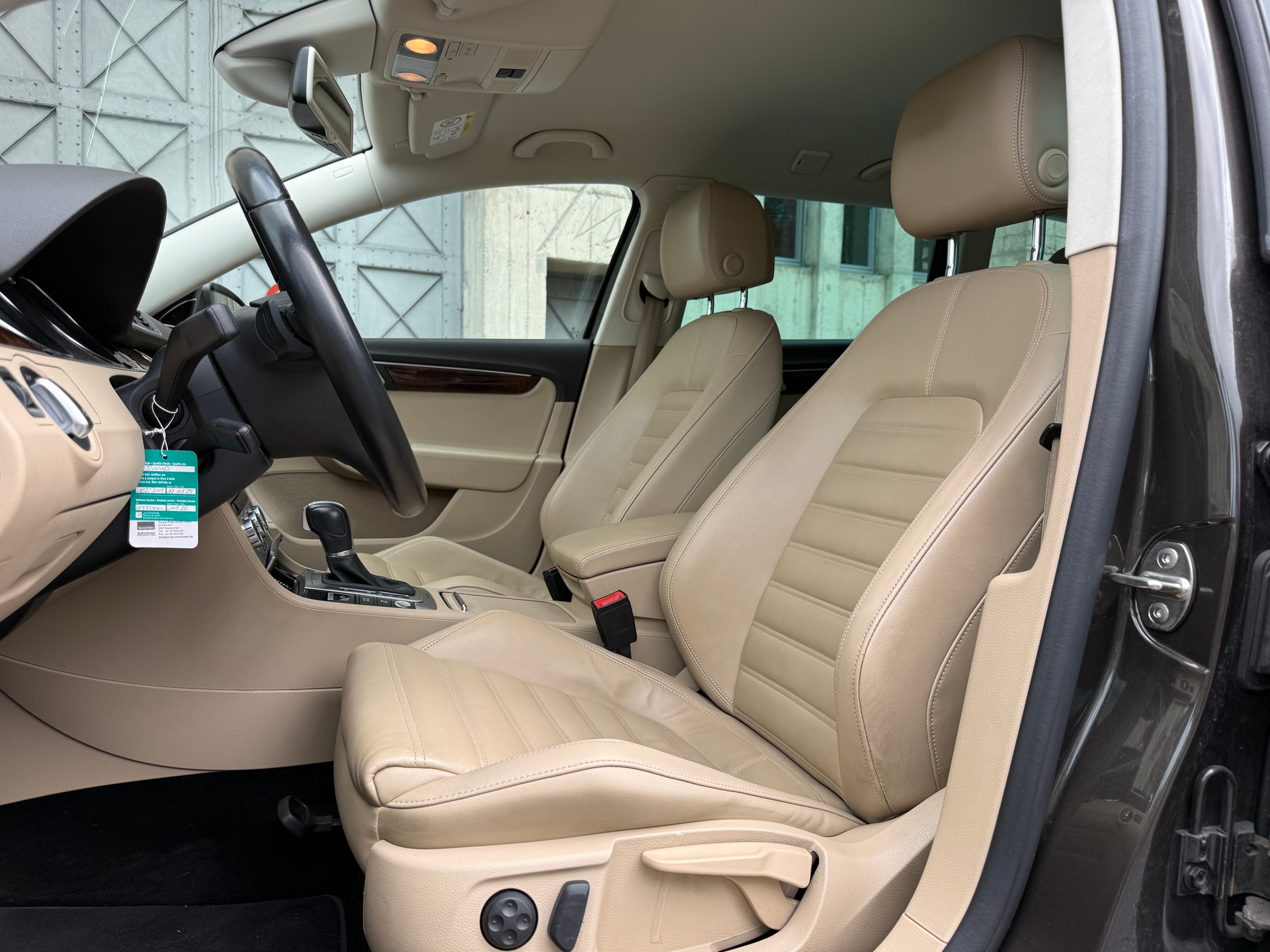 VW Passat Variant 3.6 FSI Highline 4Motion DSG-image-4