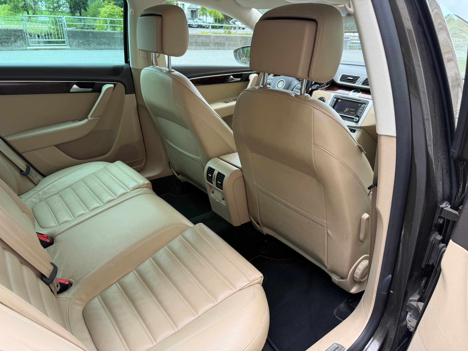 VW Passat Variant 3.6 FSI Highline 4Motion DSG-image-8