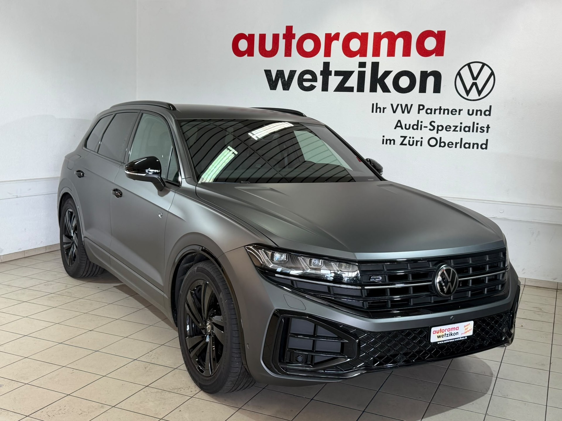 VW Touareg 3.0 TDI R-Line Tiptronic-image-1