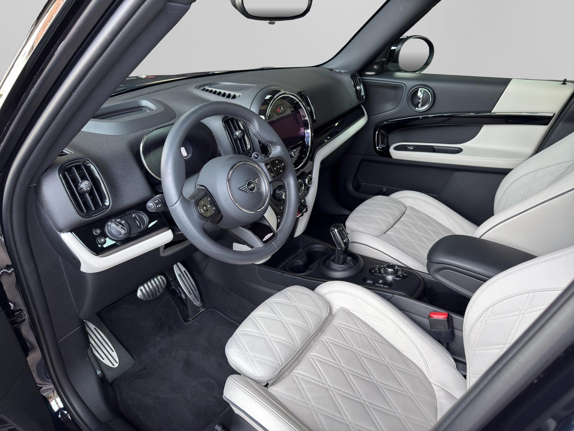 MINI Countryman JCW ALL4-image-10