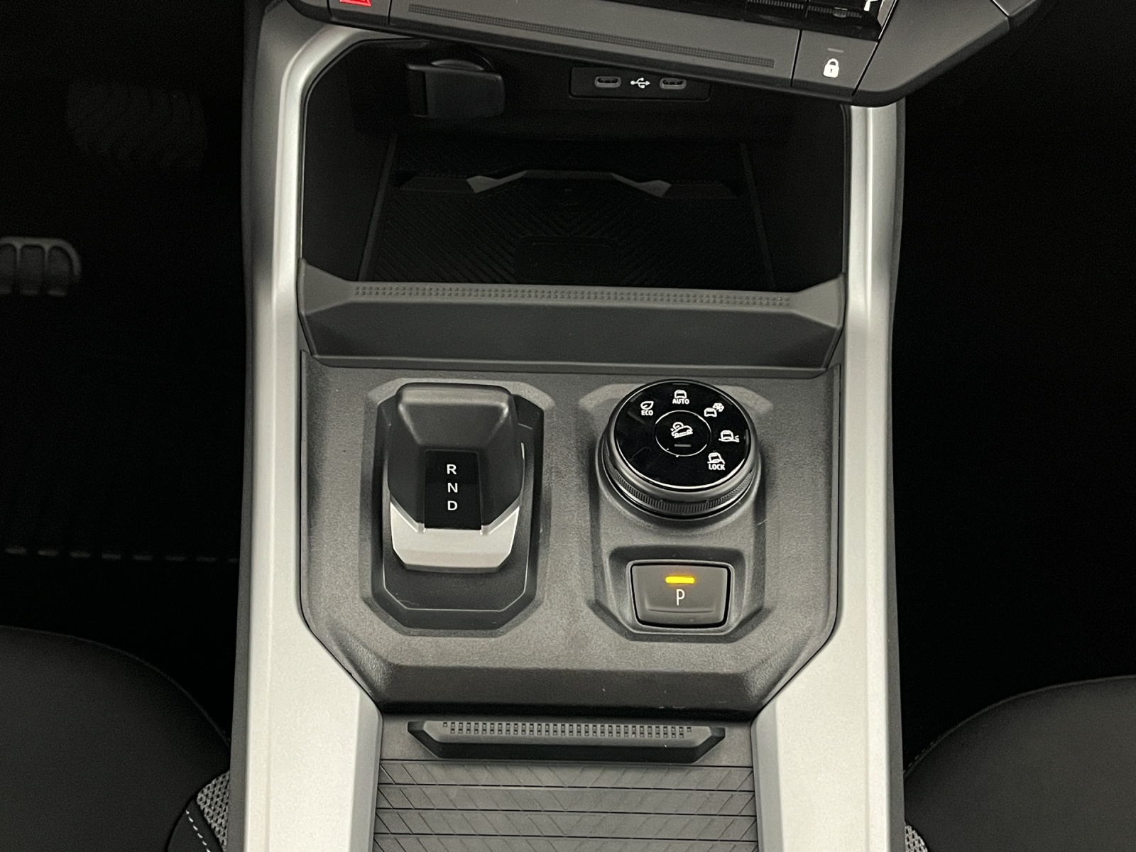 DACIA Bigster 1.2 Hybrid Journey 4WD-image-12