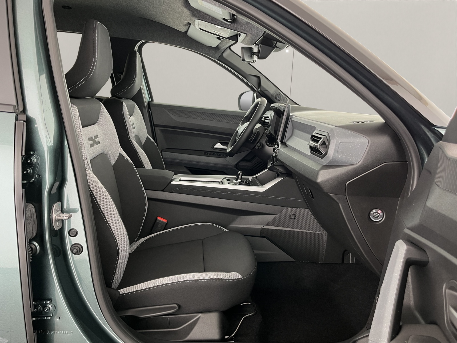 DACIA Bigster 1.2 Hybrid Journey 4WD-image-15