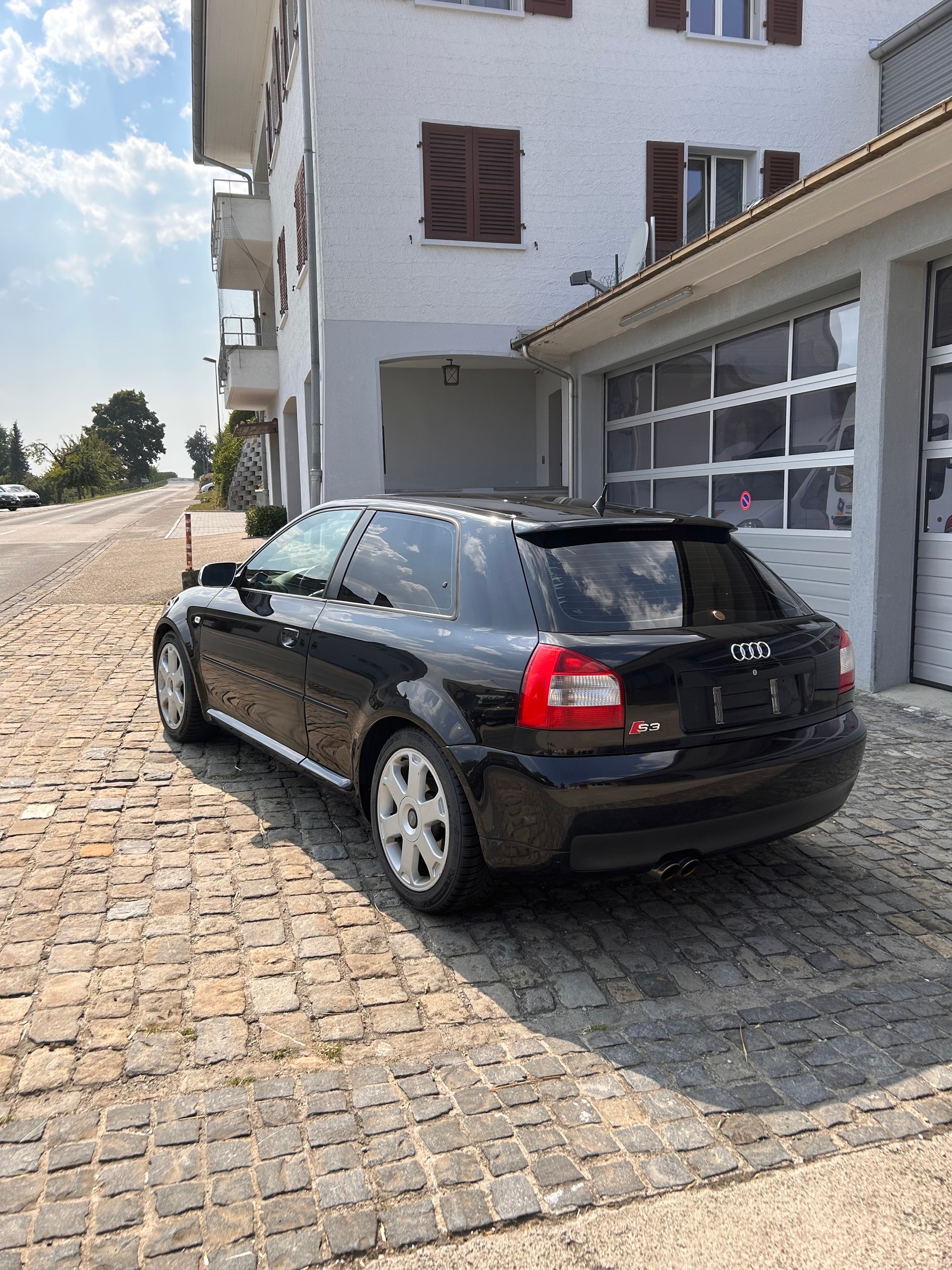 AUDI S3 quattro-image-2