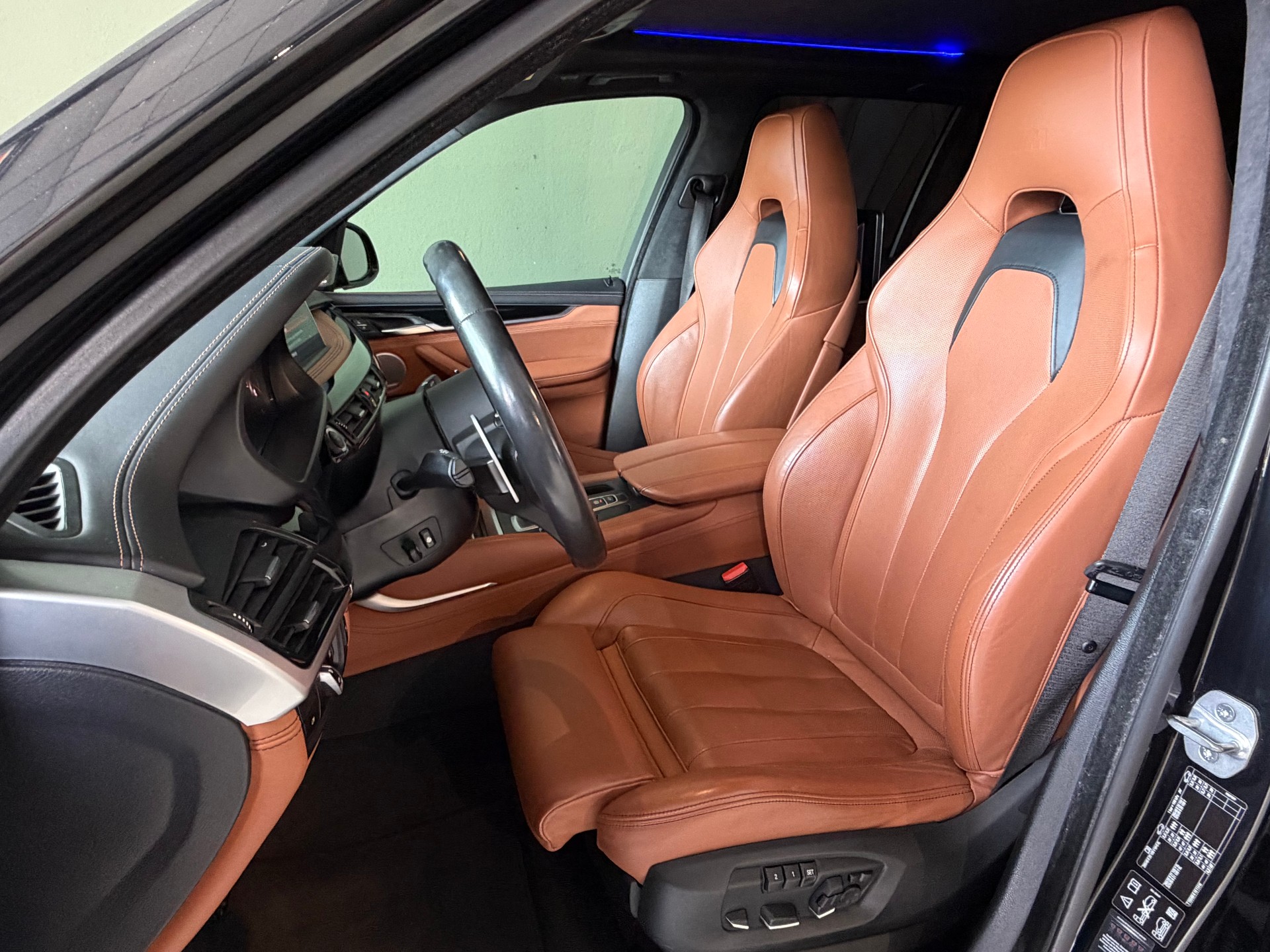 BMW X5M Steptronic *M-Multifunktionssitze*Panoramadach*Standheizung*Night Vision*-image-9