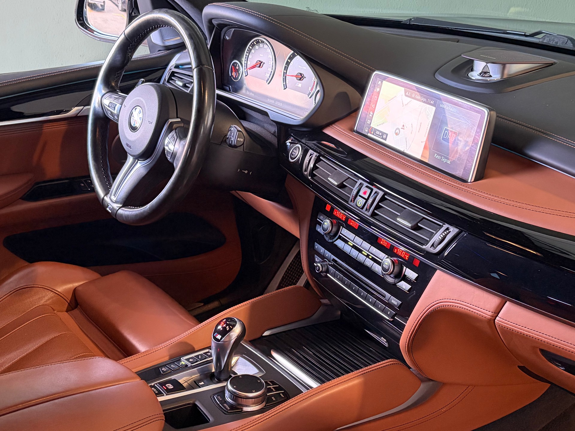 BMW X5M Steptronic *M-Multifunktionssitze*Panoramadach*Standheizung*Night Vision*-image-8