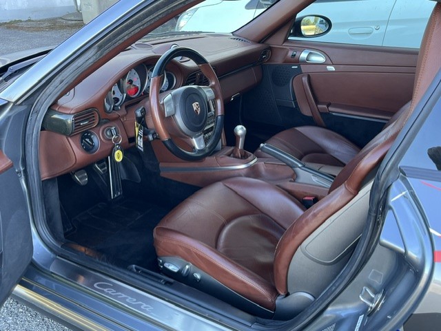 PORSCHE 911 Carrera S-image-4