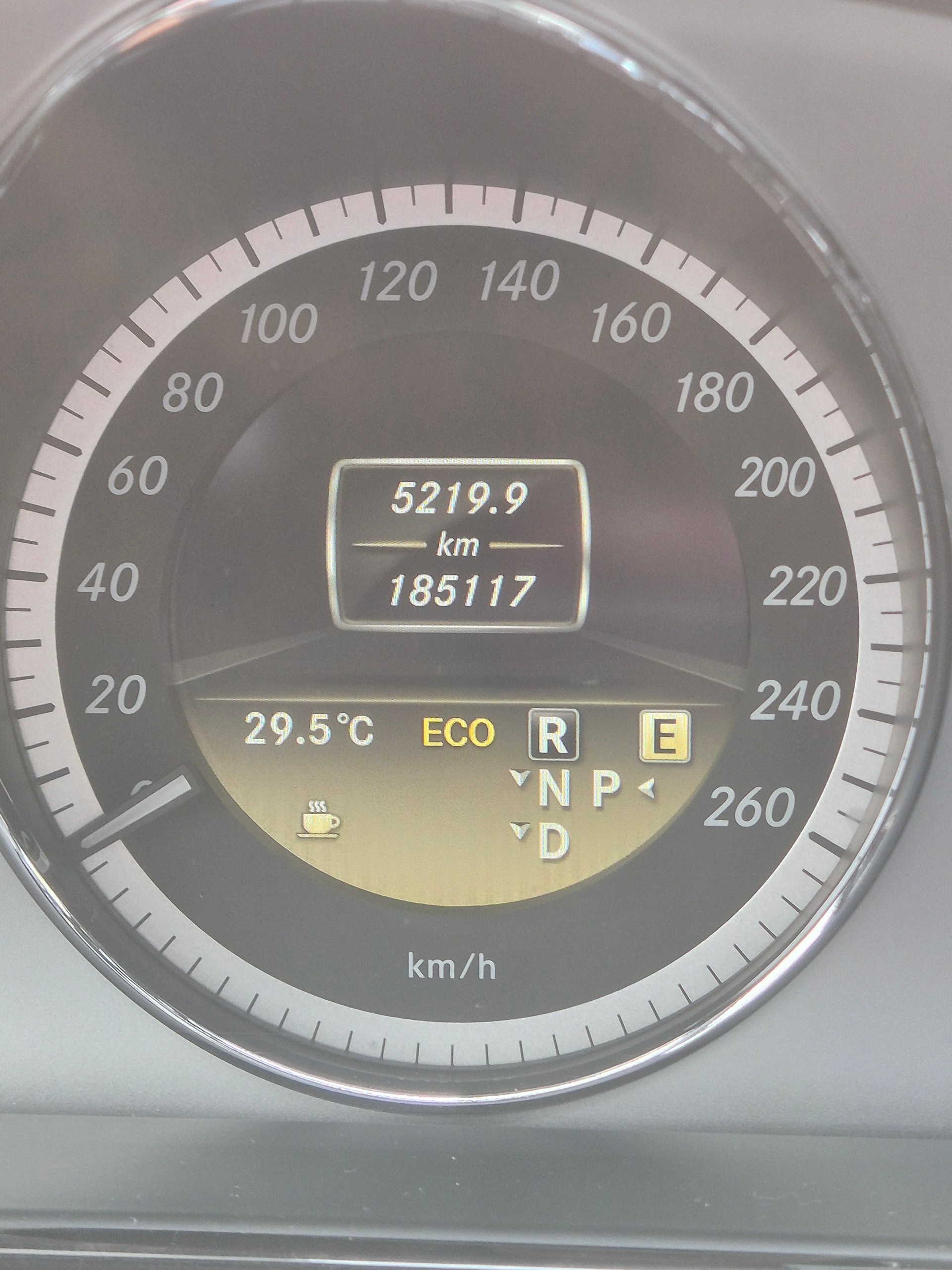 MERCEDES-BENZ E 220 CDI BlueEfficiency MyStar 7G-Tronic-image-10