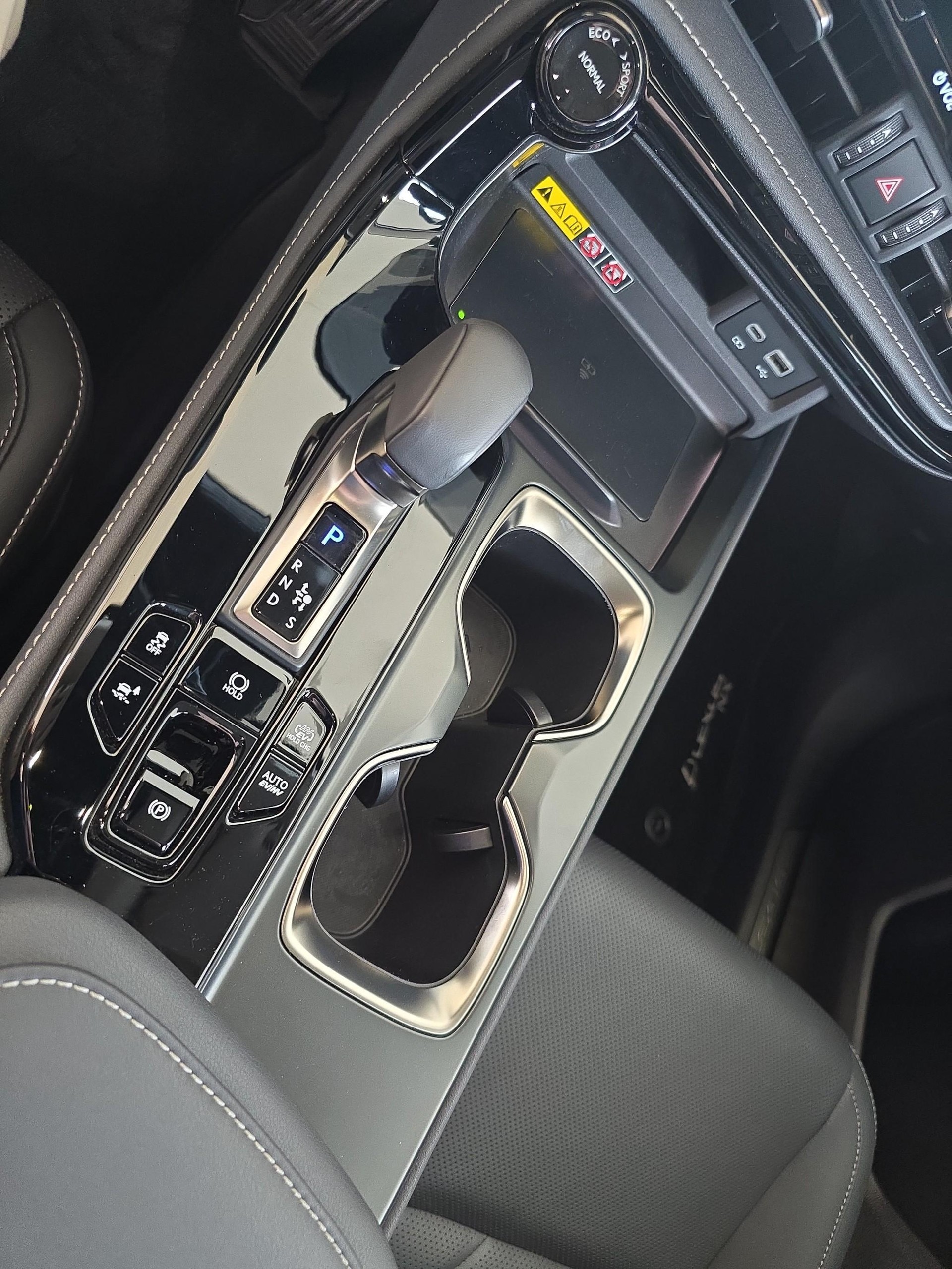 LEXUS NX 450h+ Excellence-image-16
