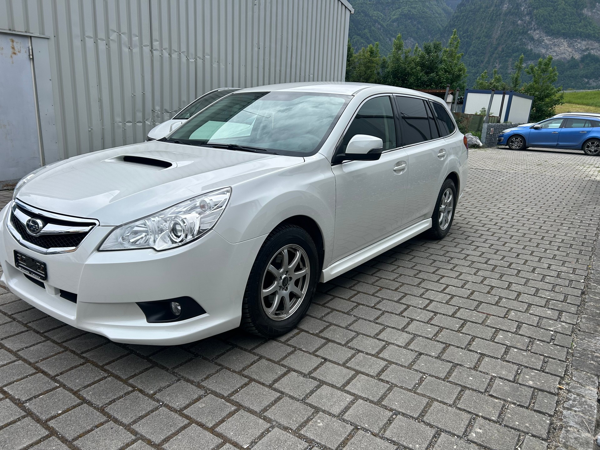 SUBARU Legacy 2.0D Advantage AWD-image-2