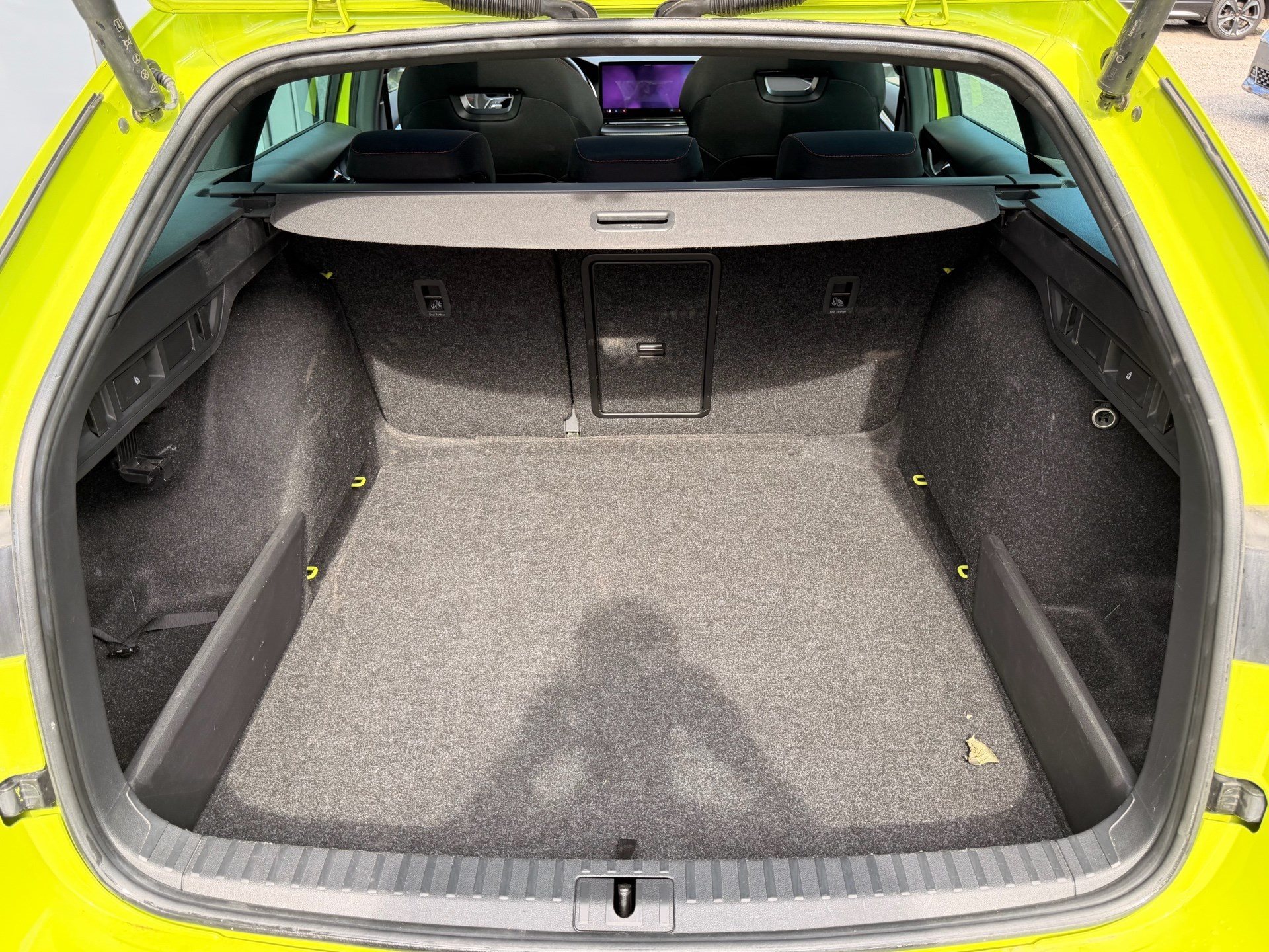 SKODA Octavia Combi 2.0 TSI RS 265 PS *** NEUSTES MODELL MIT PANORAMADACH ***-image-28