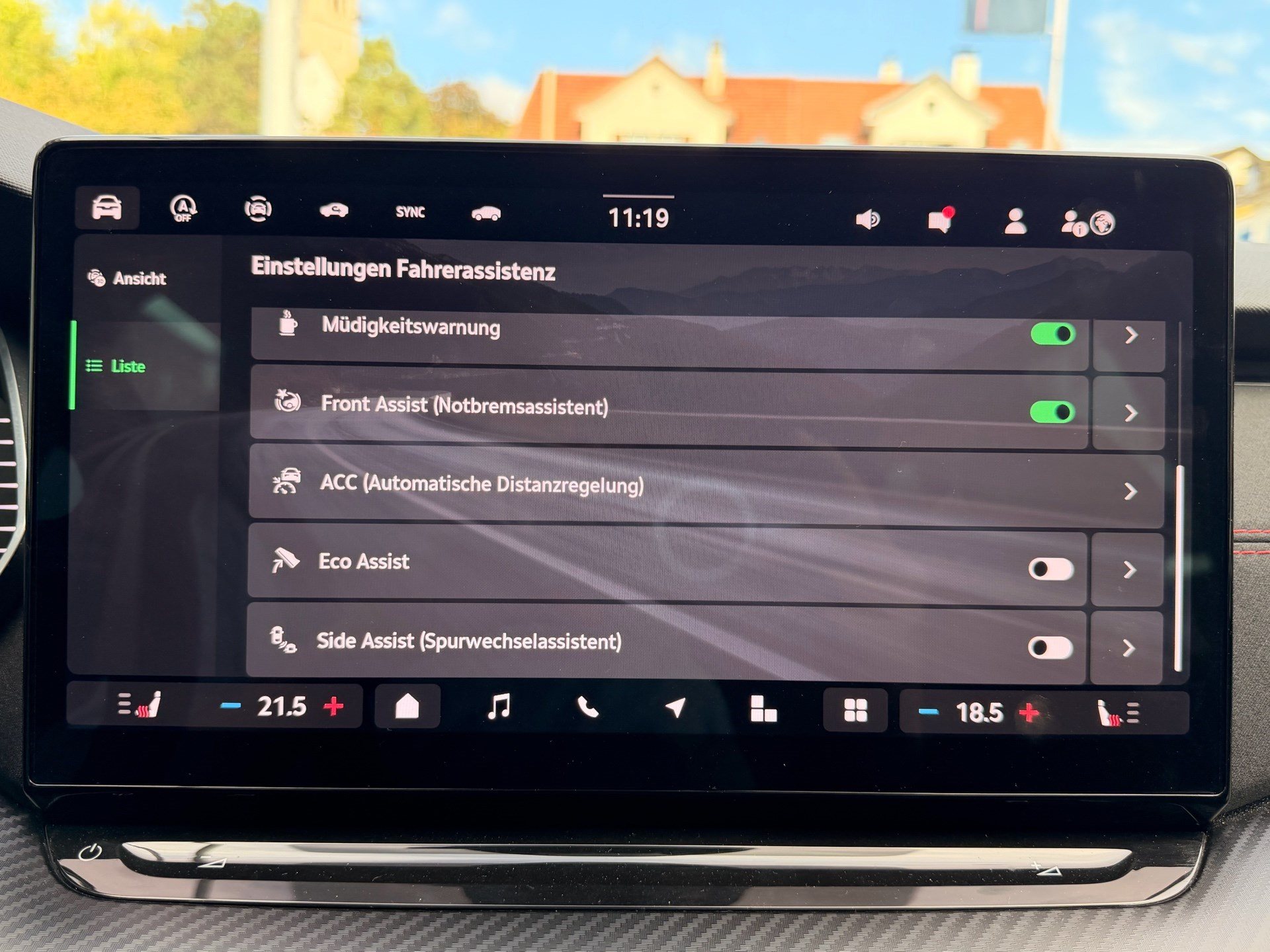 SKODA Octavia Combi 2.0 TSI RS 265 PS *** NEUSTES MODELL MIT PANORAMADACH ***-image-15