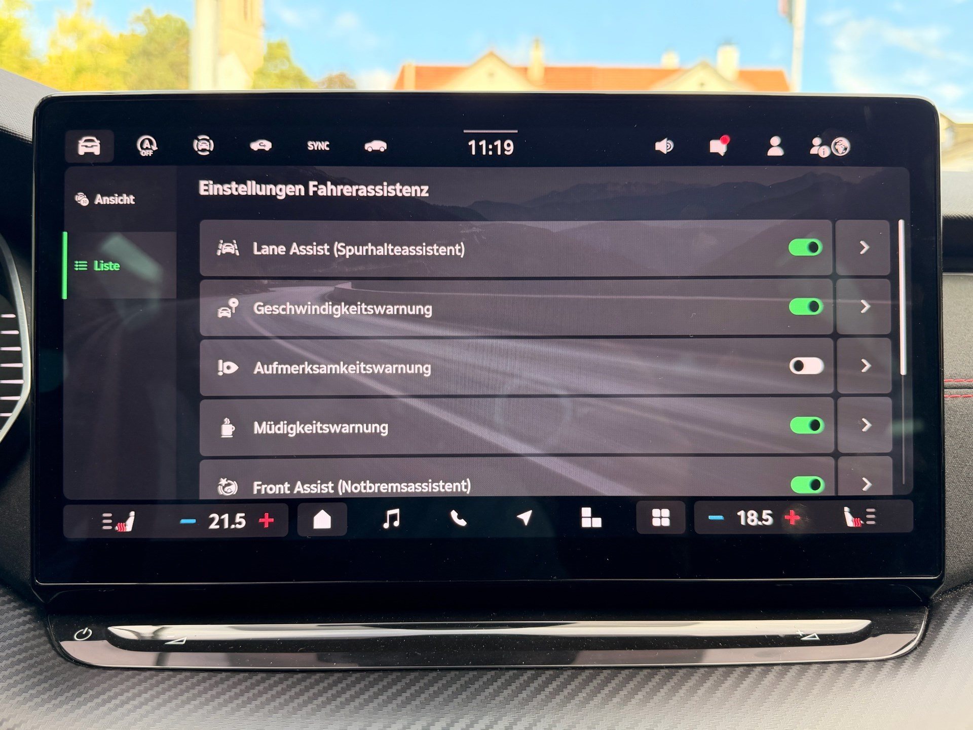 SKODA Octavia Combi 2.0 TSI RS 265 PS *** NEUSTES MODELL MIT PANORAMADACH ***-image-14