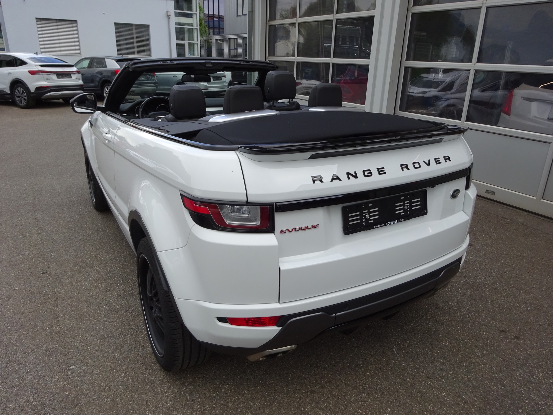 LAND ROVER Range Rover Evoque Convert. 2.0Si4 HSE Dynamic AT9-showroom-element-1