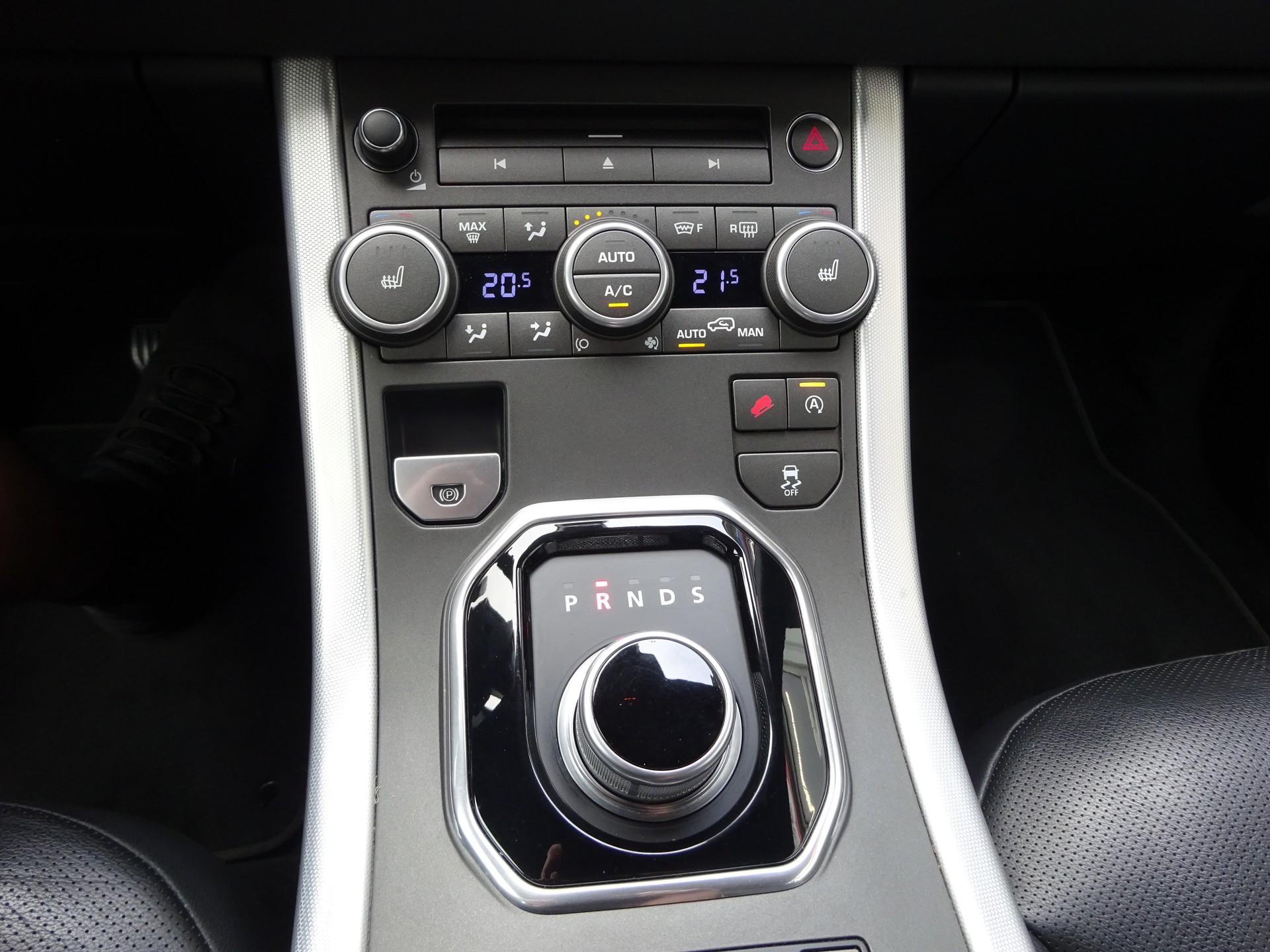 LAND ROVER Range Rover Evoque Convert. 2.0Si4 HSE Dynamic AT9-image-16